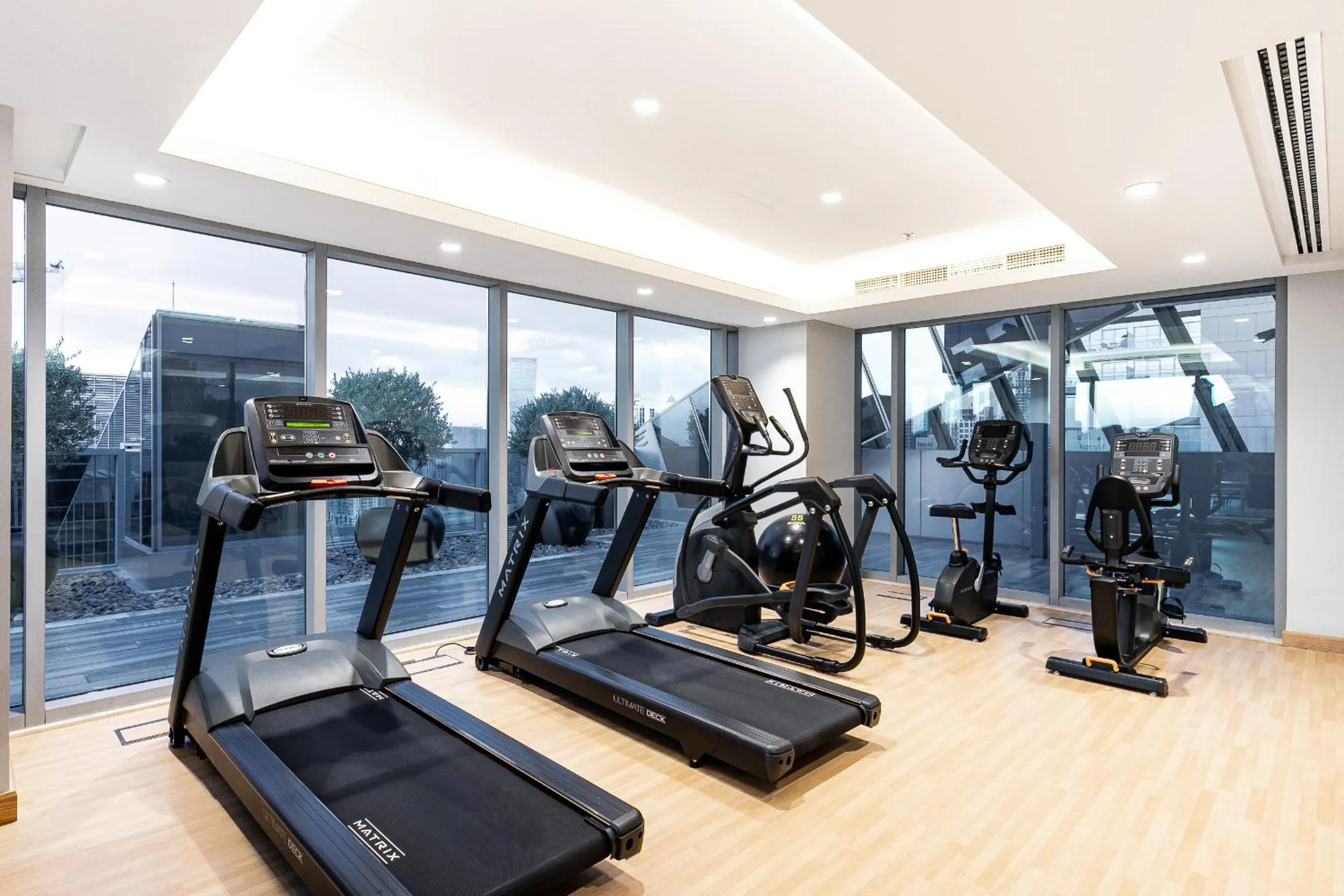 Fitness centre/facilities in GLOBALSTAY J One Tower Apartments at Pearl of UAE