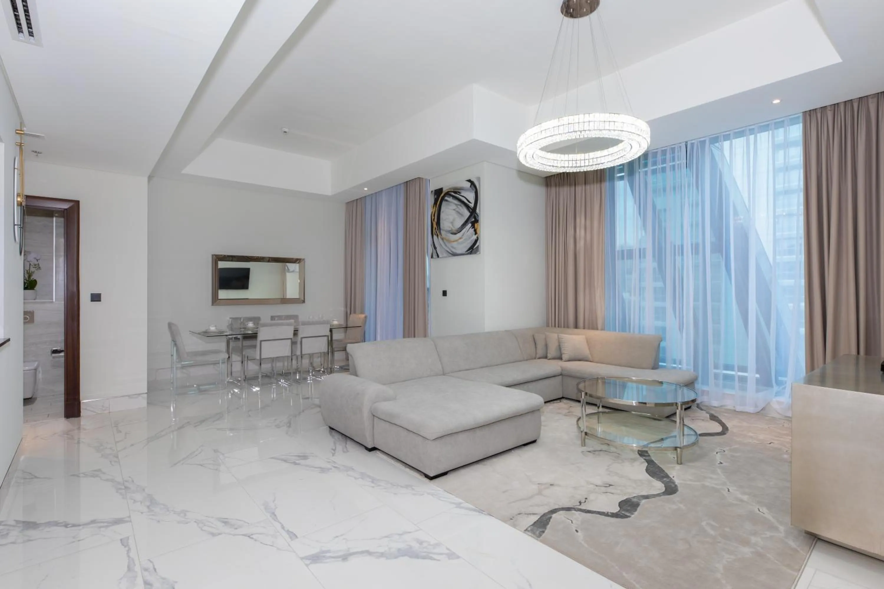 Kitchen or kitchenette in GLOBALSTAY J One Tower Apartments at Pearl of UAE