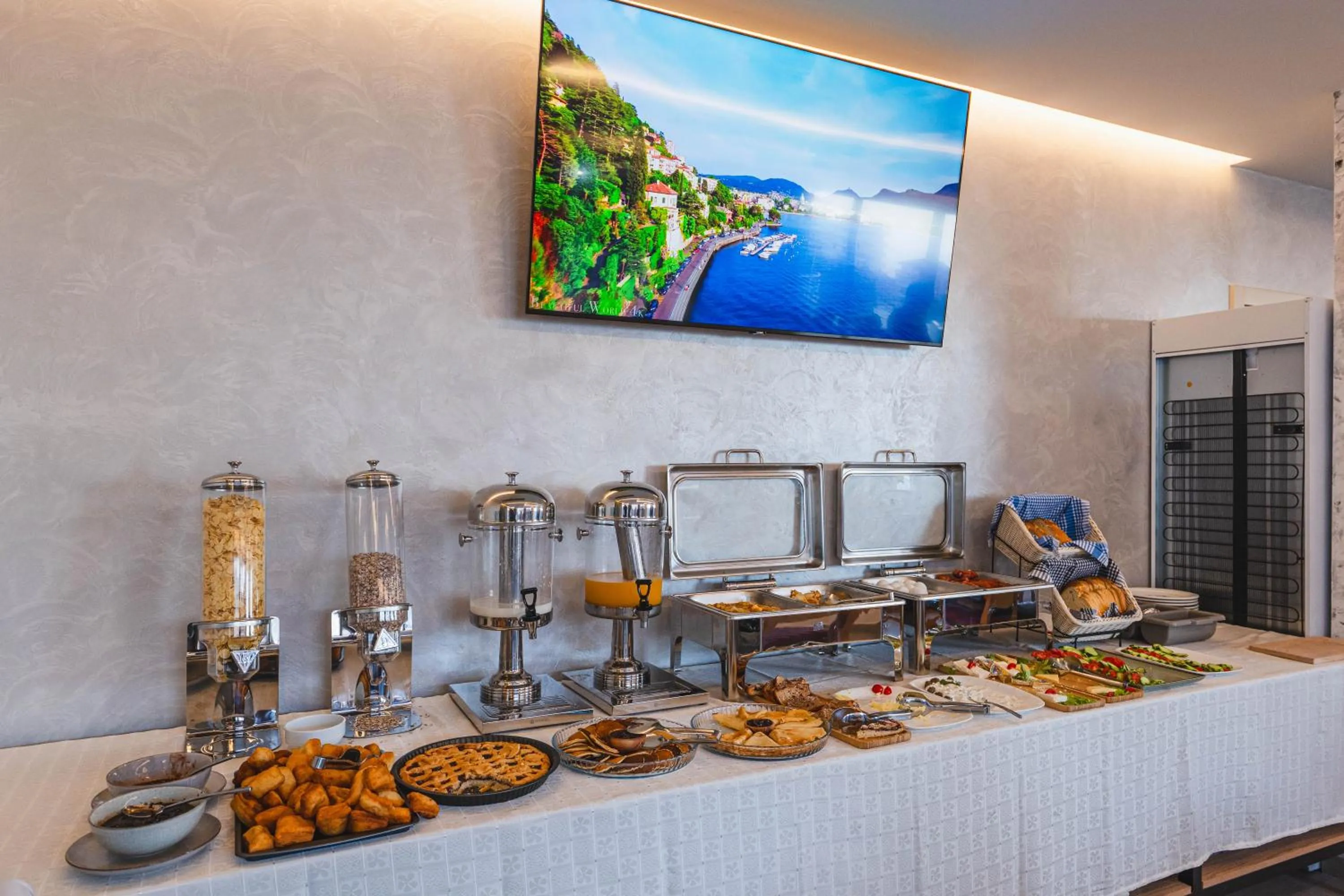 Food and drinks in Hotel Dior