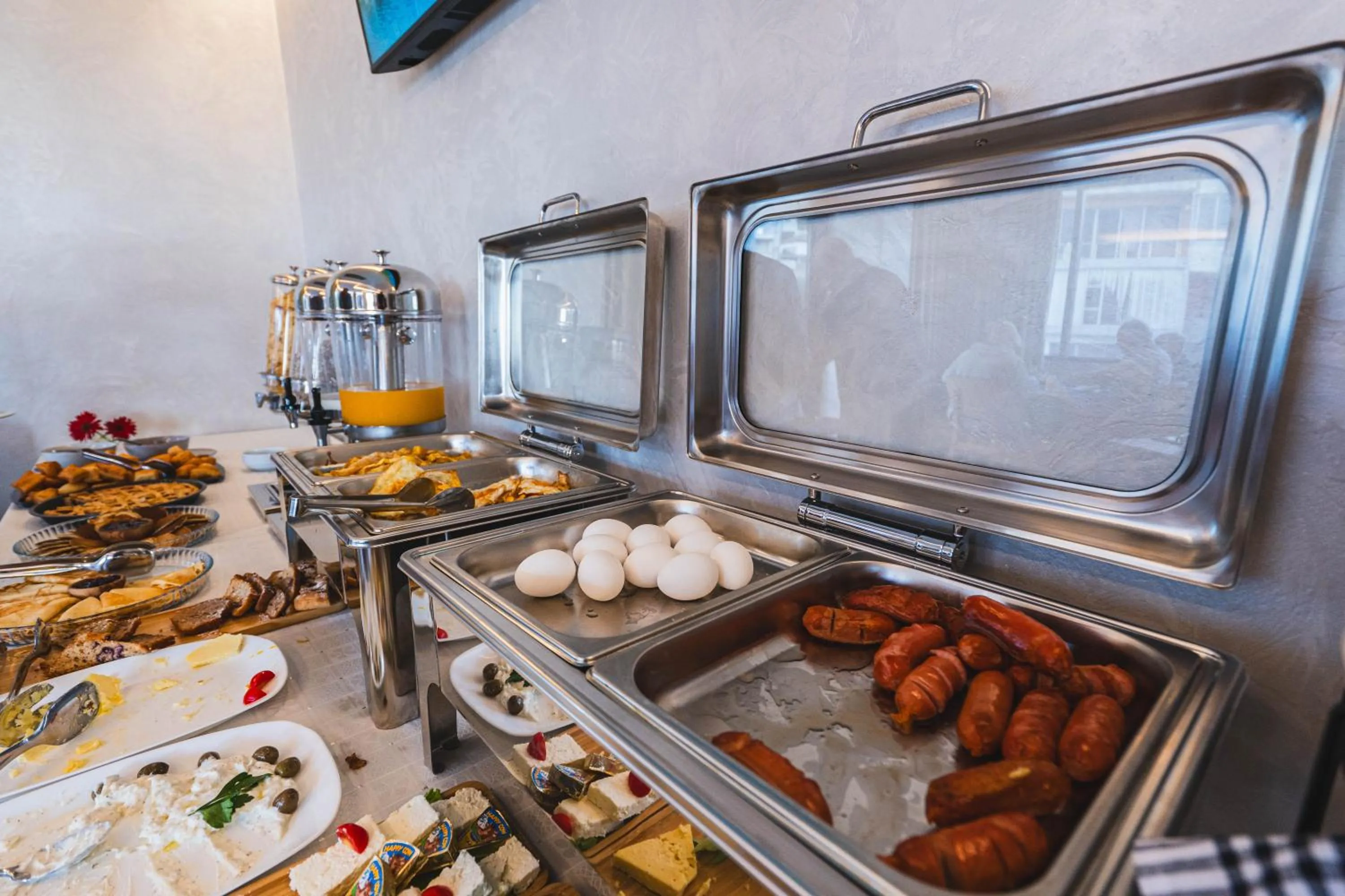 Food and drinks in Hotel Dior