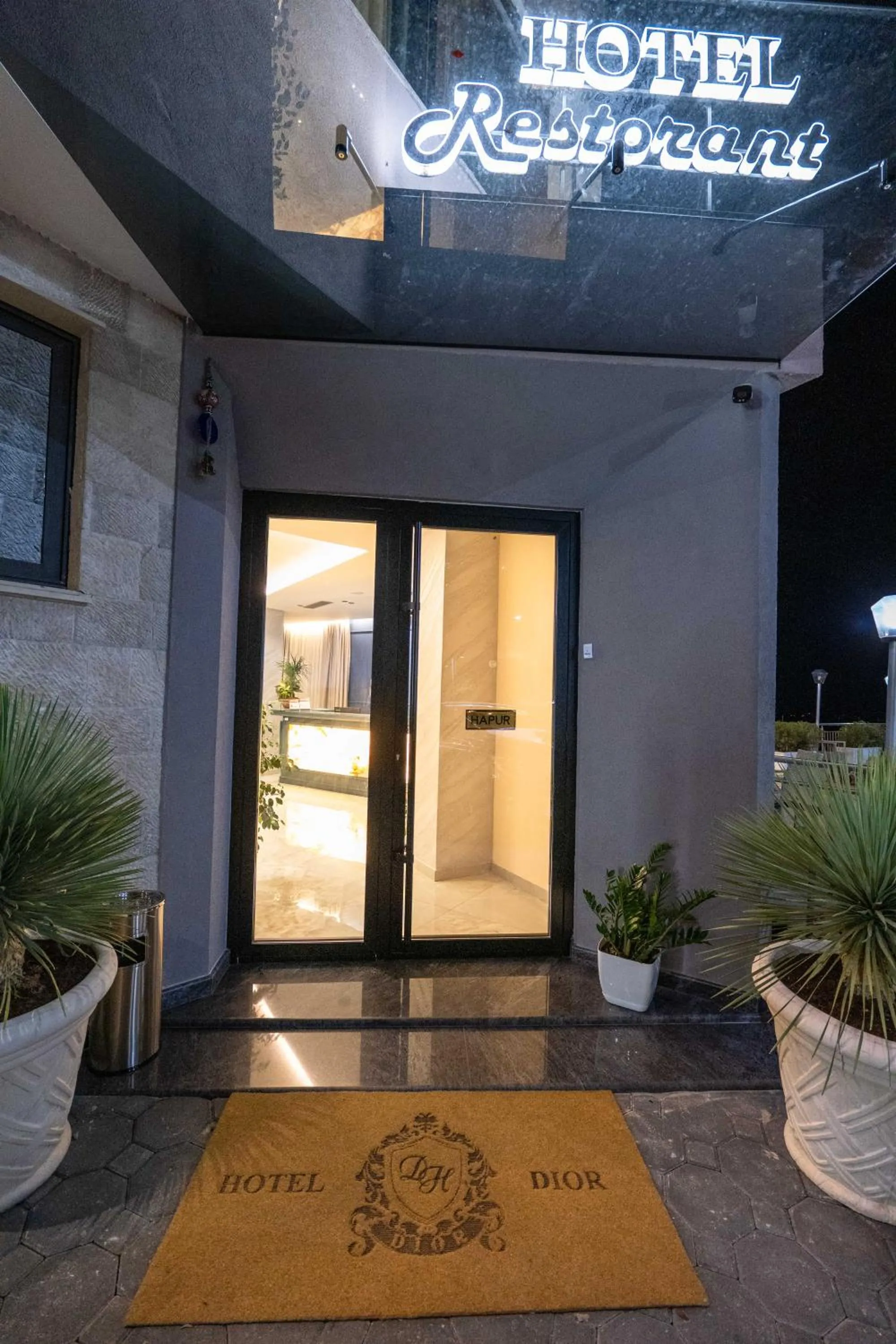 Facade/entrance in Hotel Dior