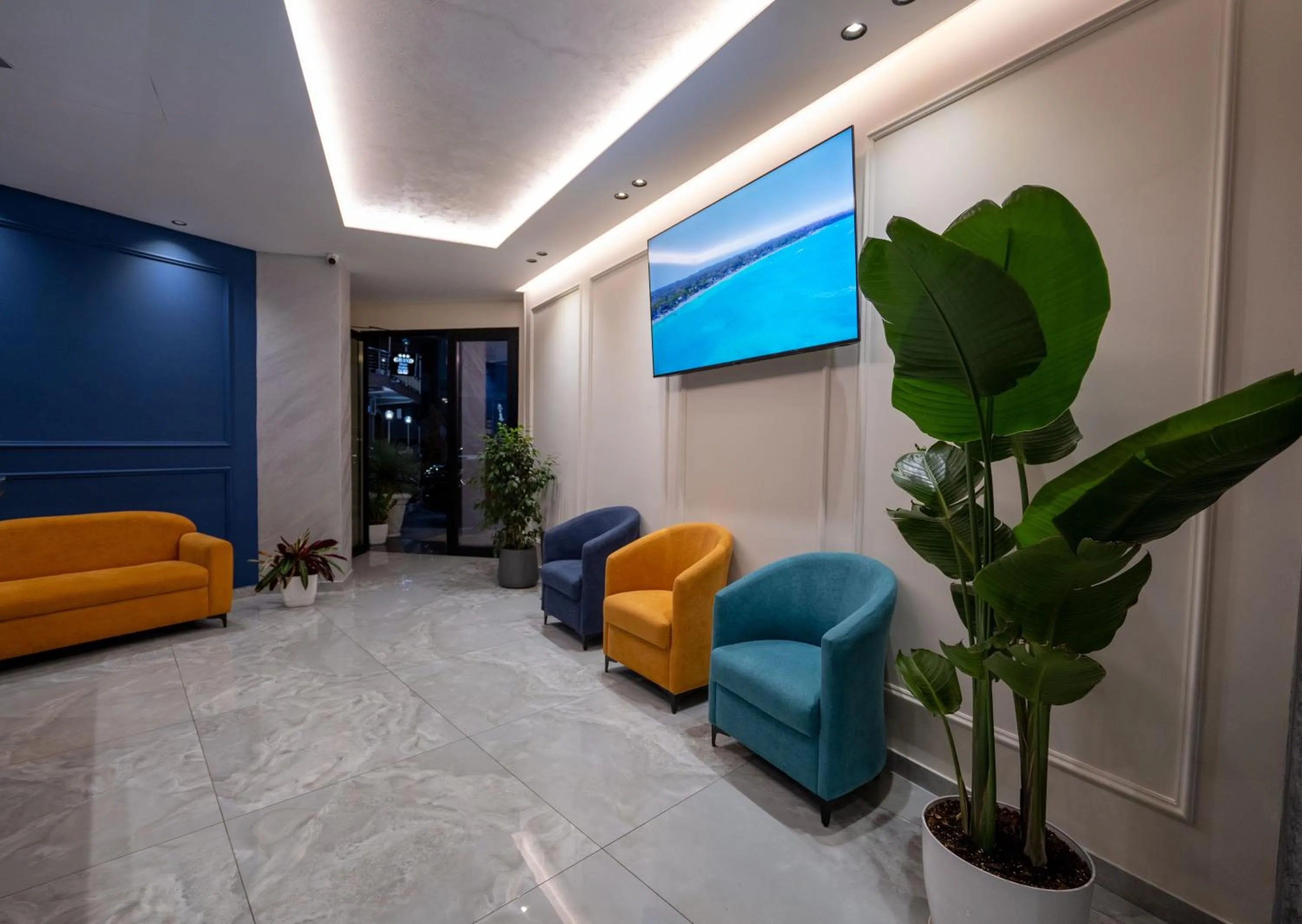 TV and multimedia in Hotel Dior