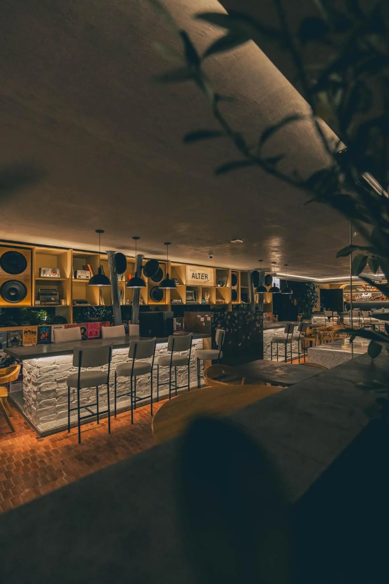 Restaurant/places to eat in Heiss Hotel By Jalo