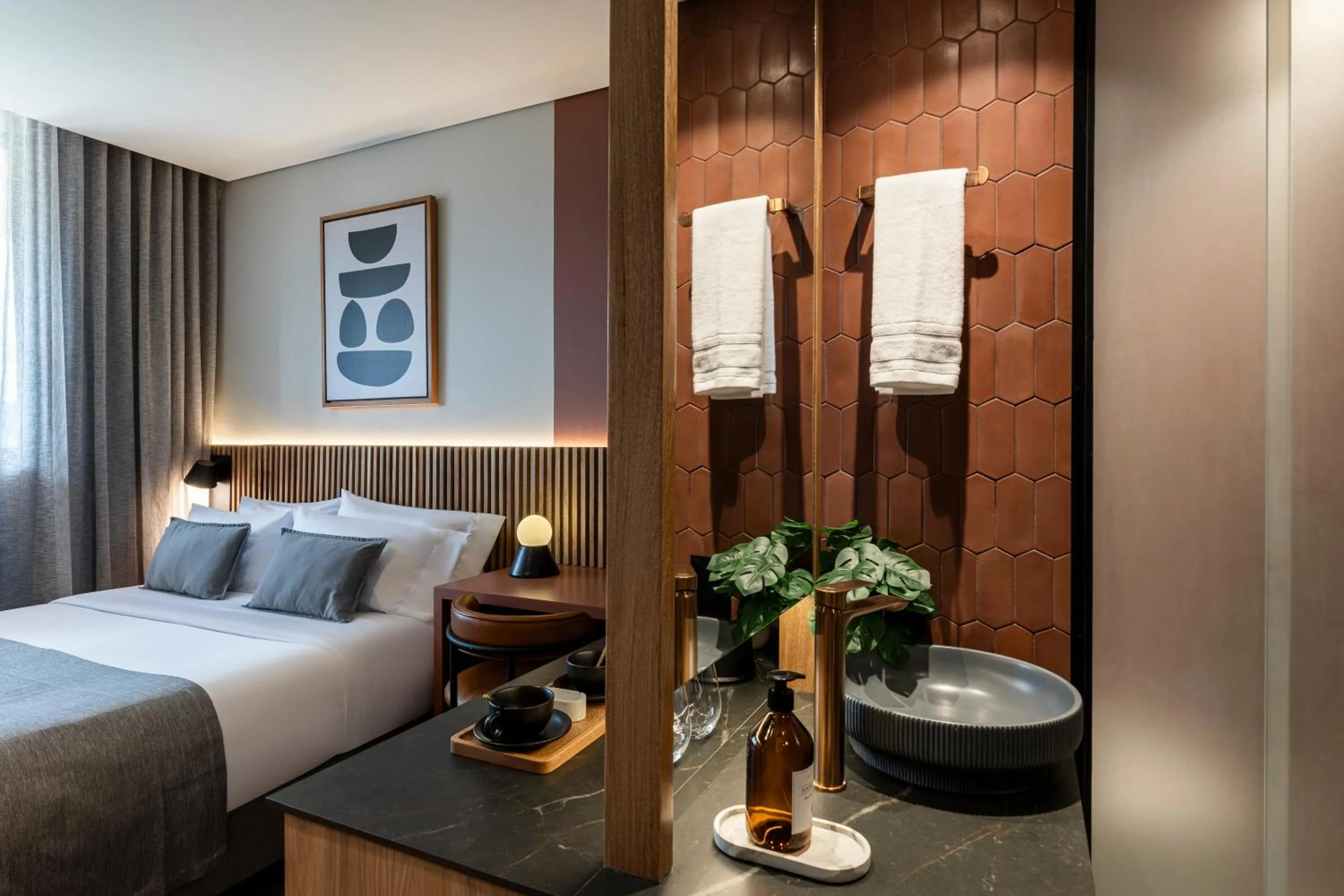 Photo of the whole room, Bed in Heiss Hotel By Jalo