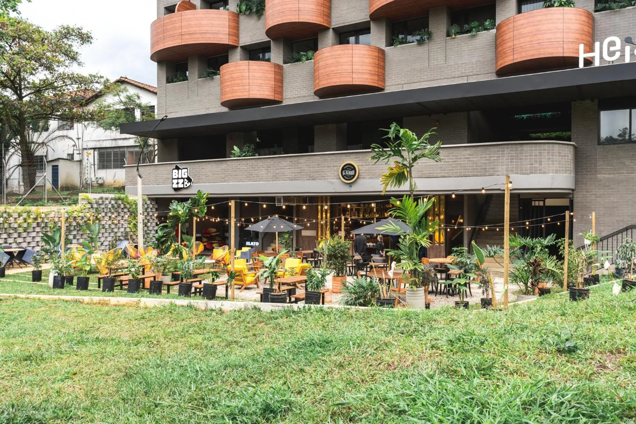 Restaurant/places to eat in Heiss Hotel By Jalo