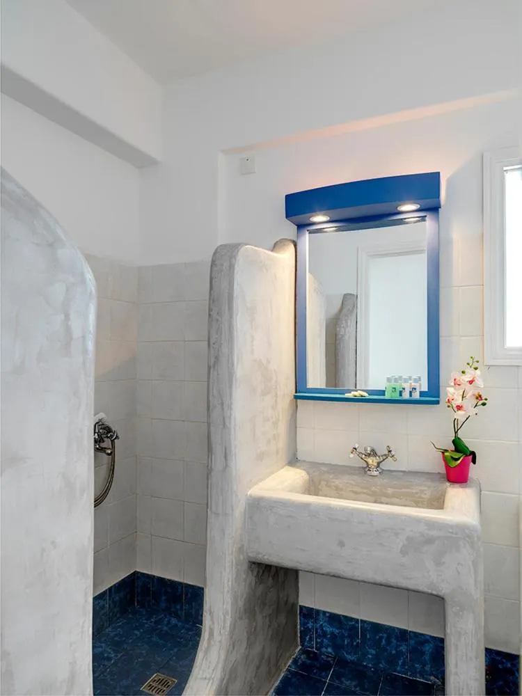 Aloni Hotel & Suites