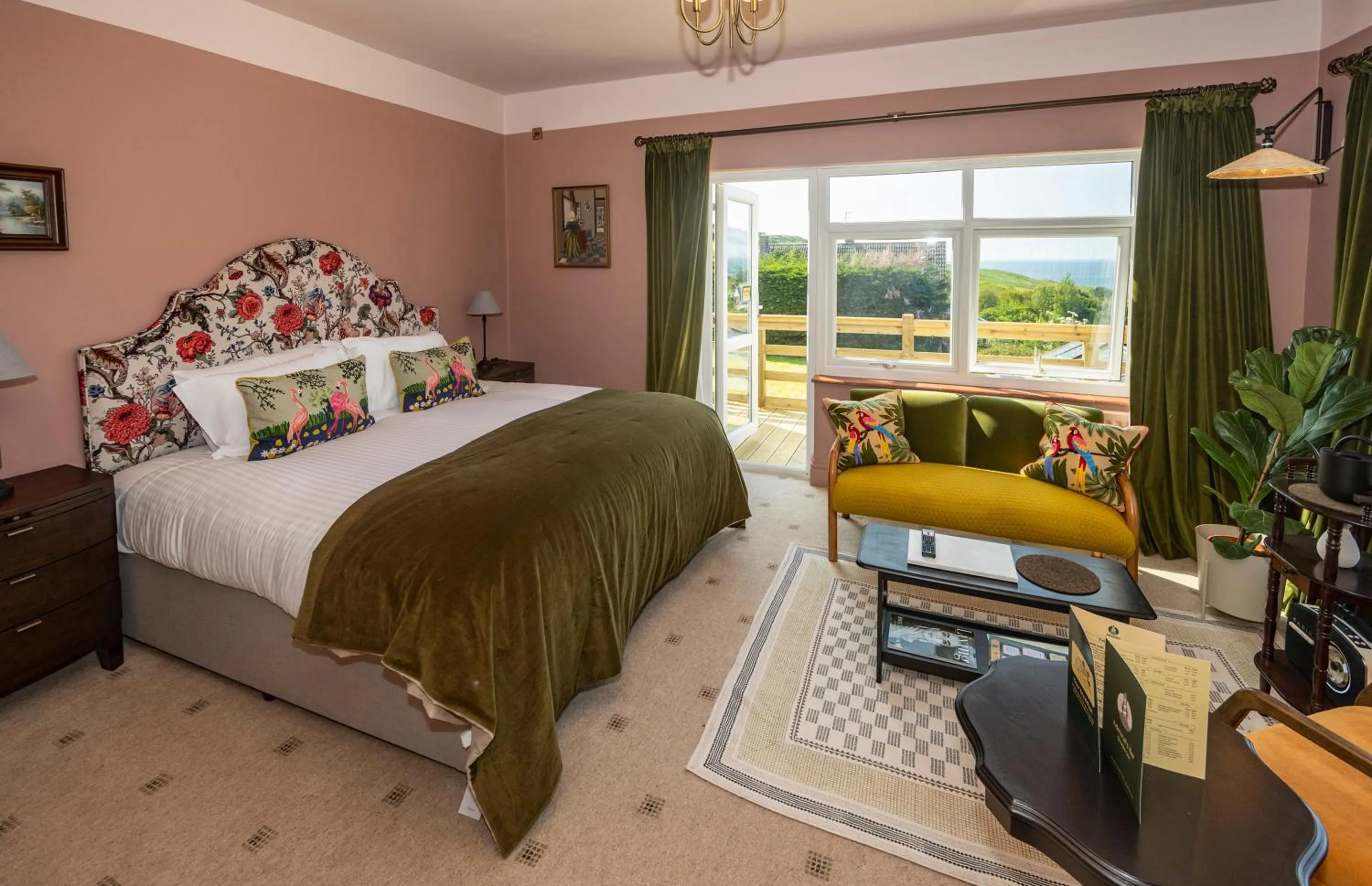 Bedroom, Bed in Eype's Mouth Country Hotel