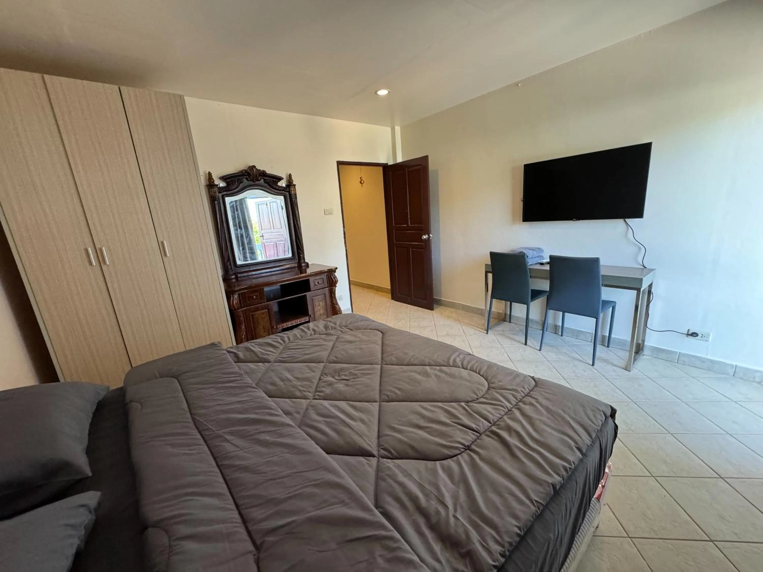 Bedroom, Bed in Leng Guest House