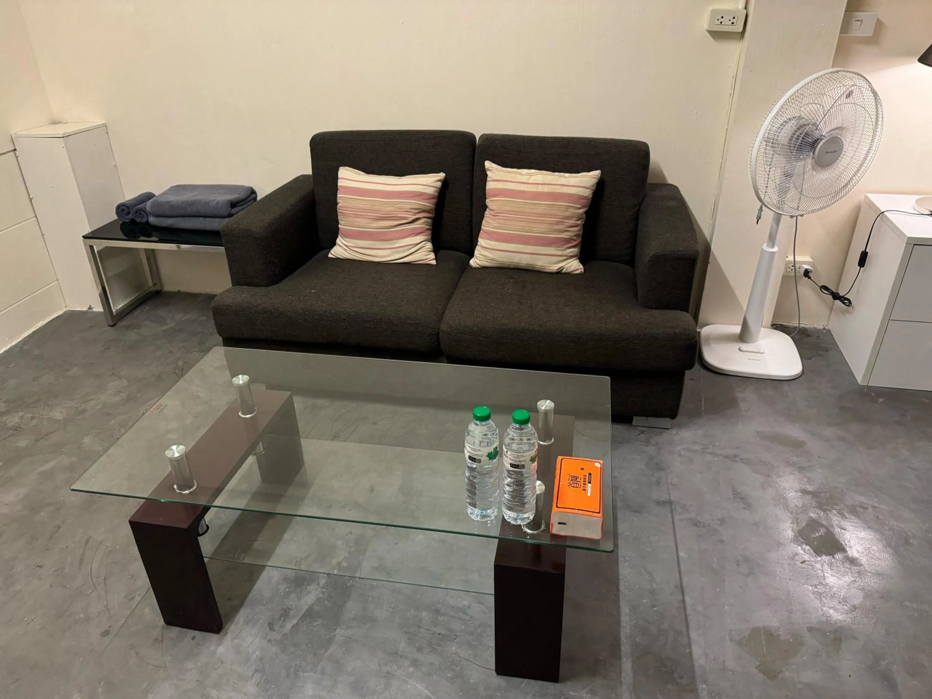 Living room in Leng Guest House