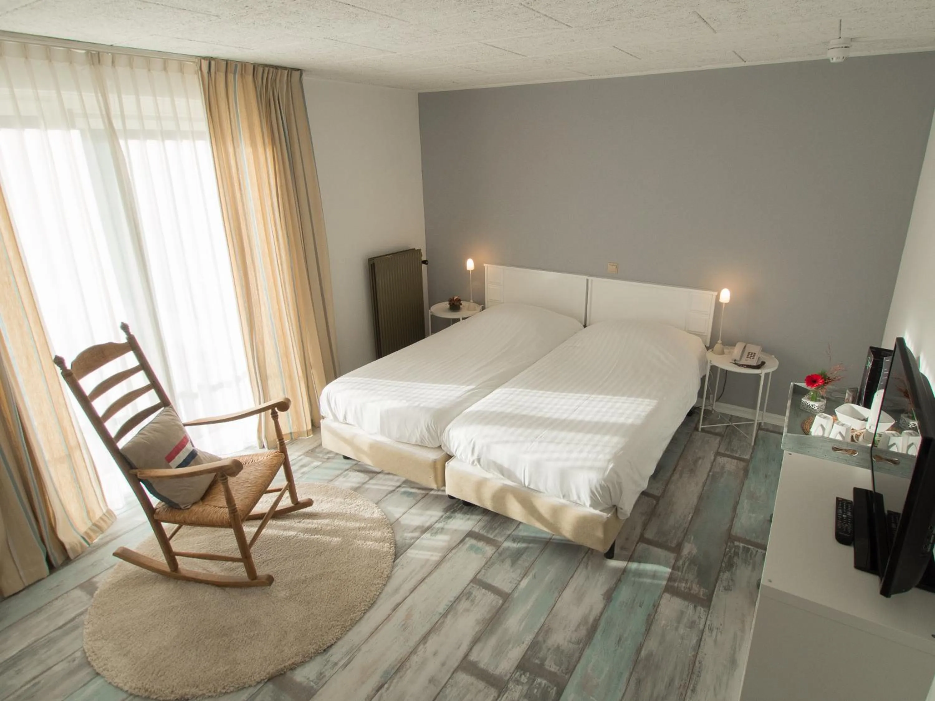 Photo of the whole room, Bed in Stadshotel de Graafschap