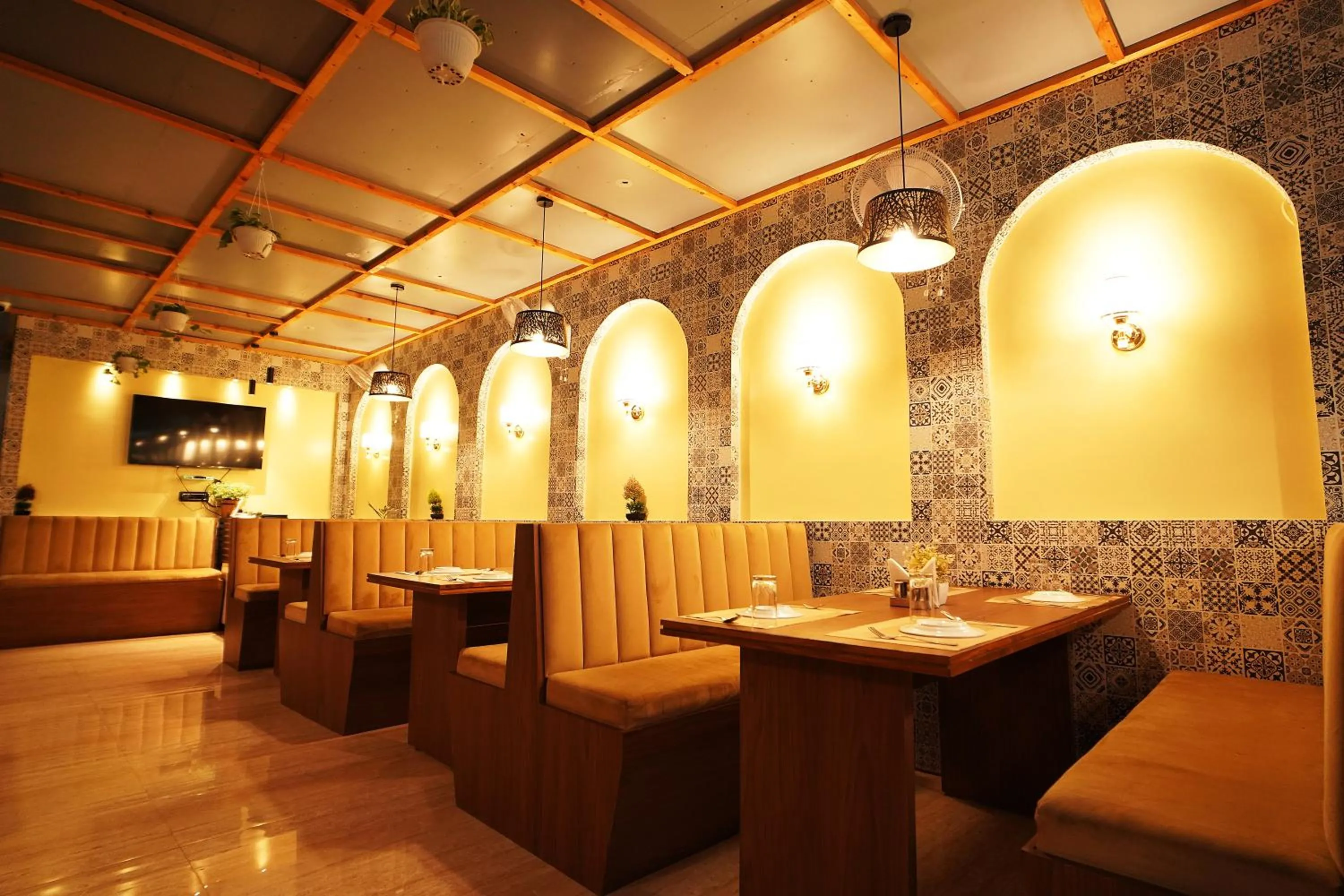 Restaurant/places to eat in PS Luxury Hotel