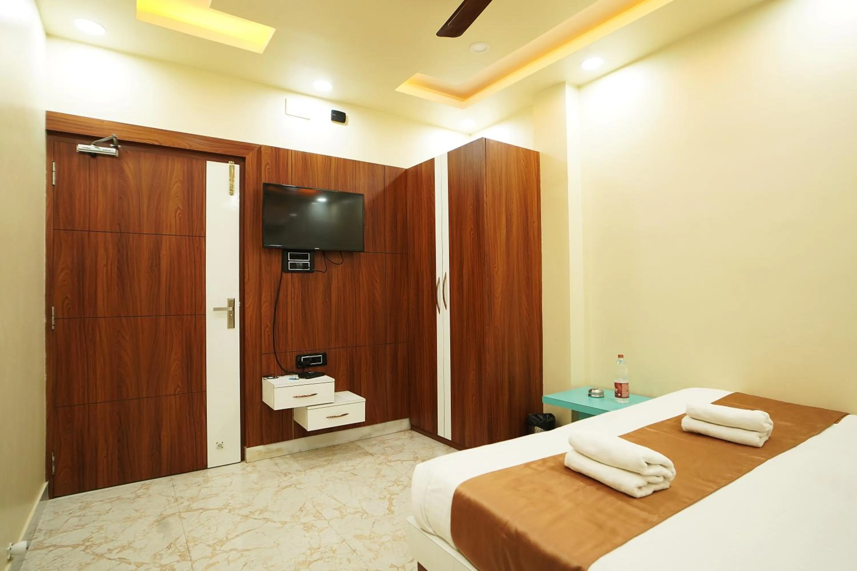 TV and multimedia in PS Luxury Hotel