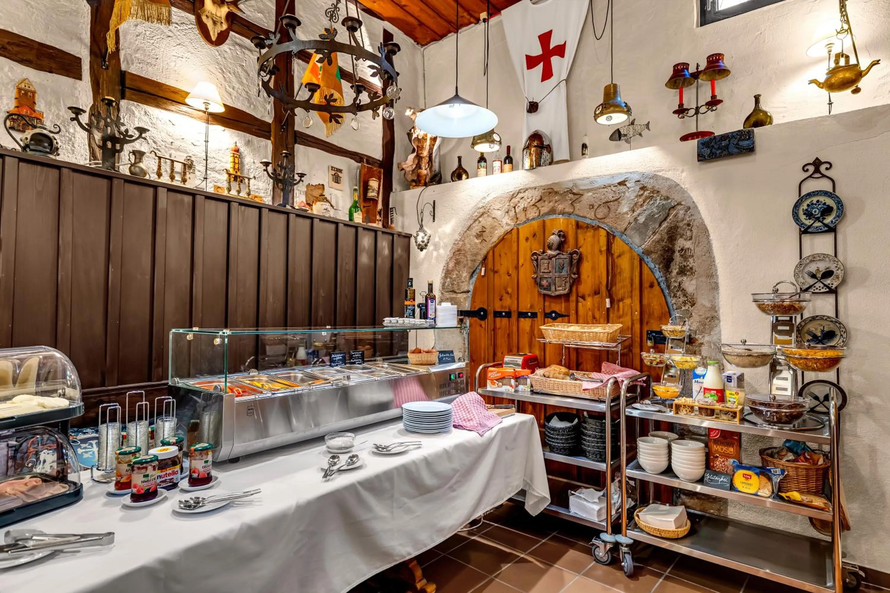 Buffet breakfast in Artistique Hotel