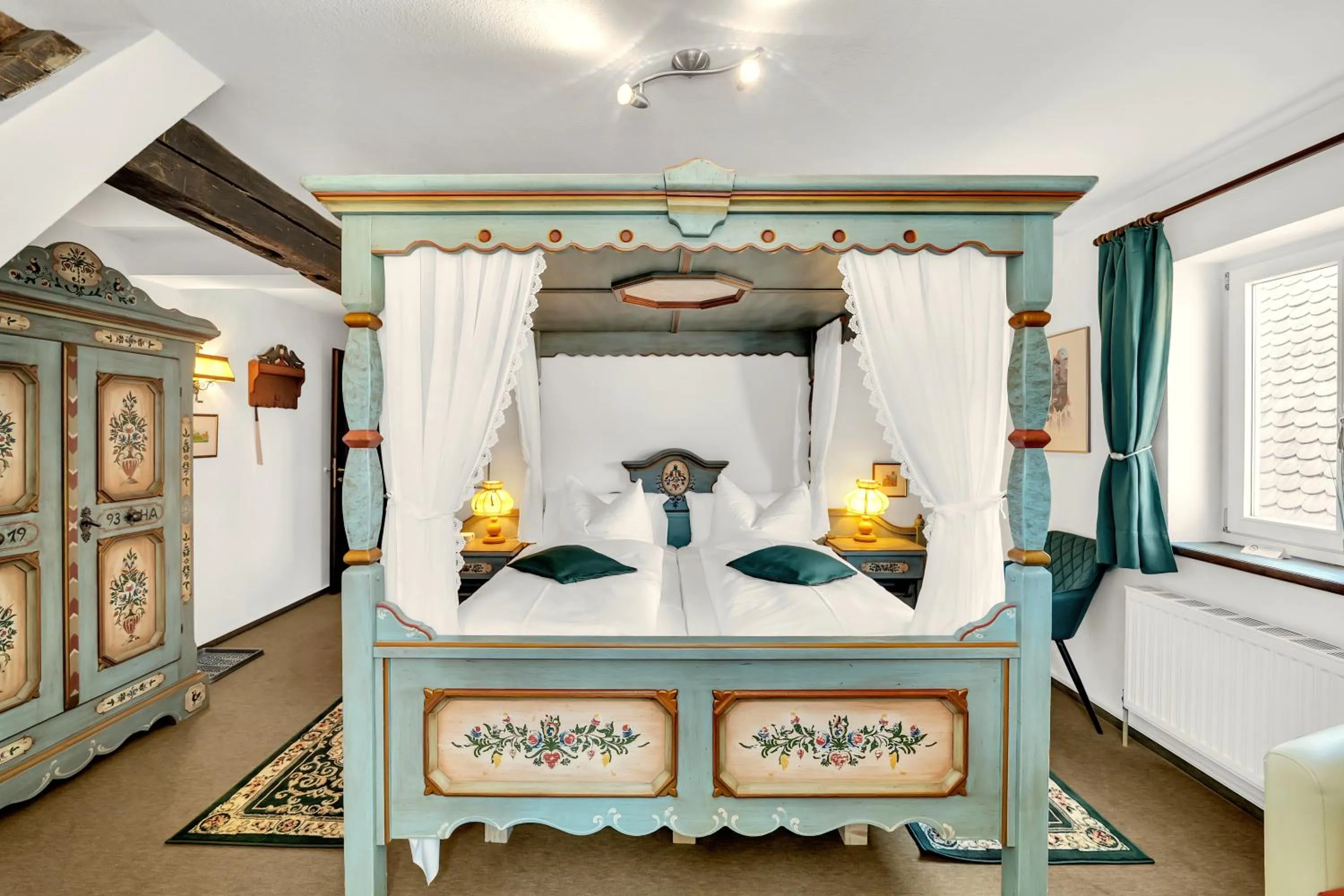 Bedroom, Bed in Artistique Hotel