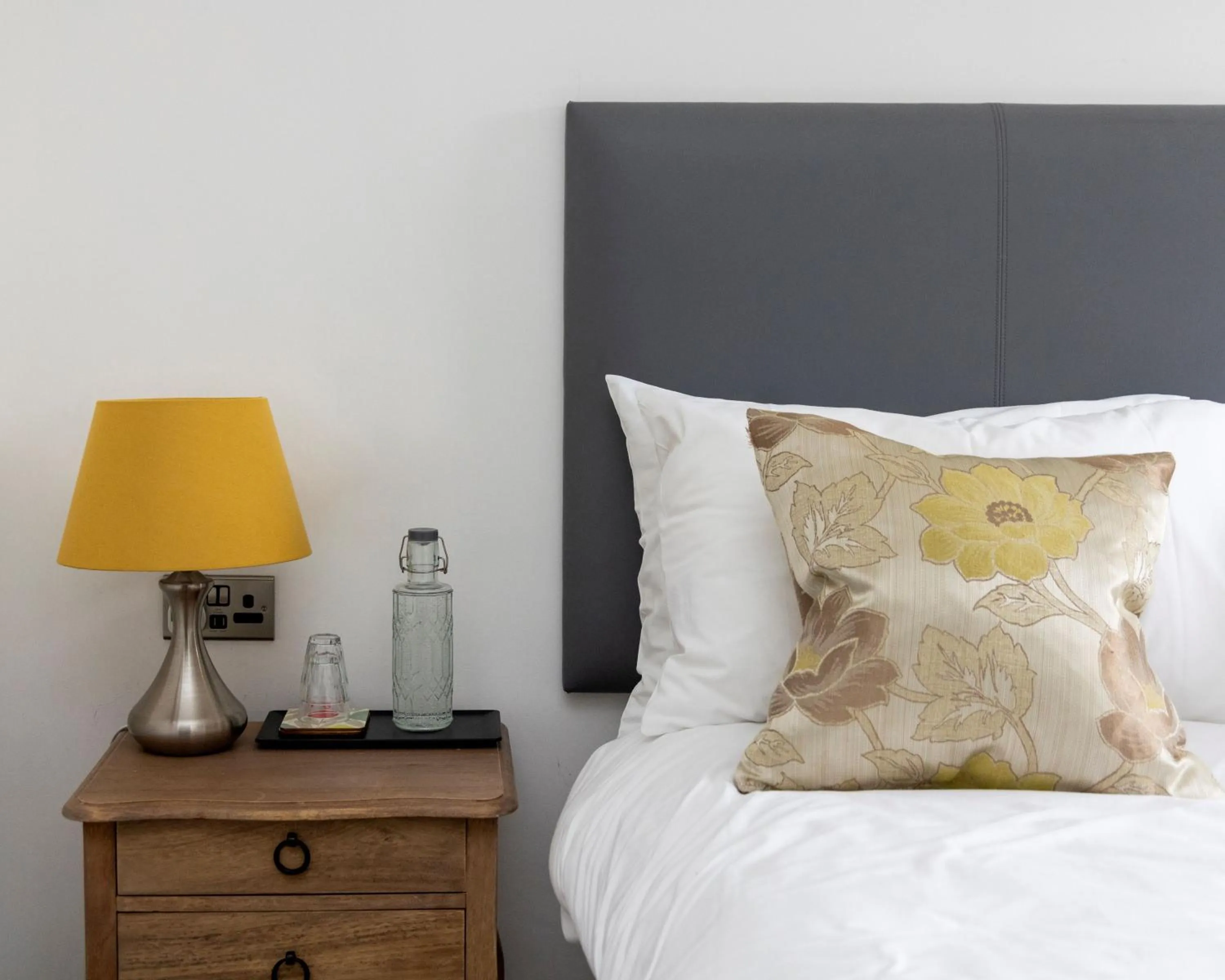 Bedroom, Bed in The Bat and Ball