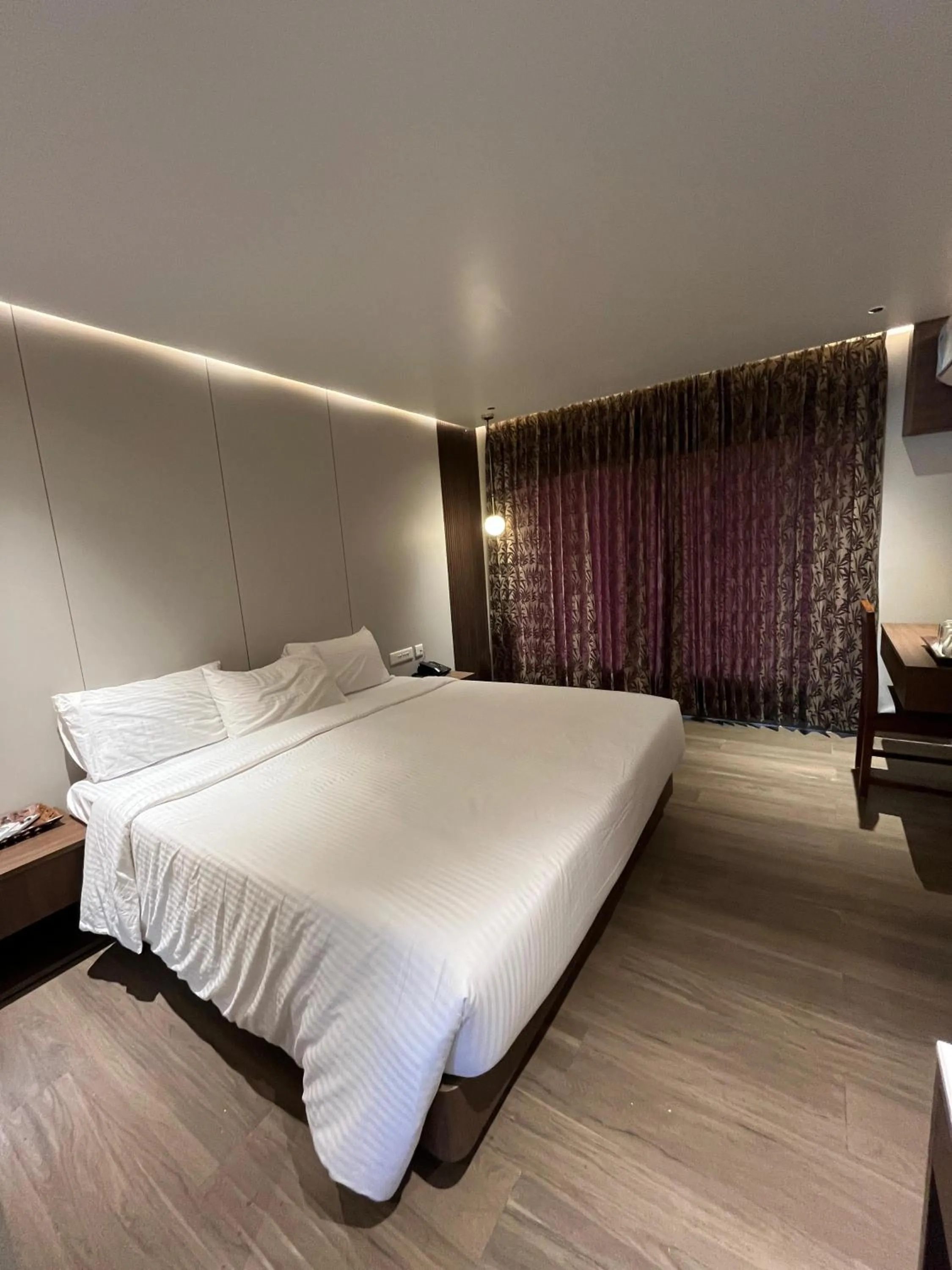 Bed in Hotel Dusk and Dawn