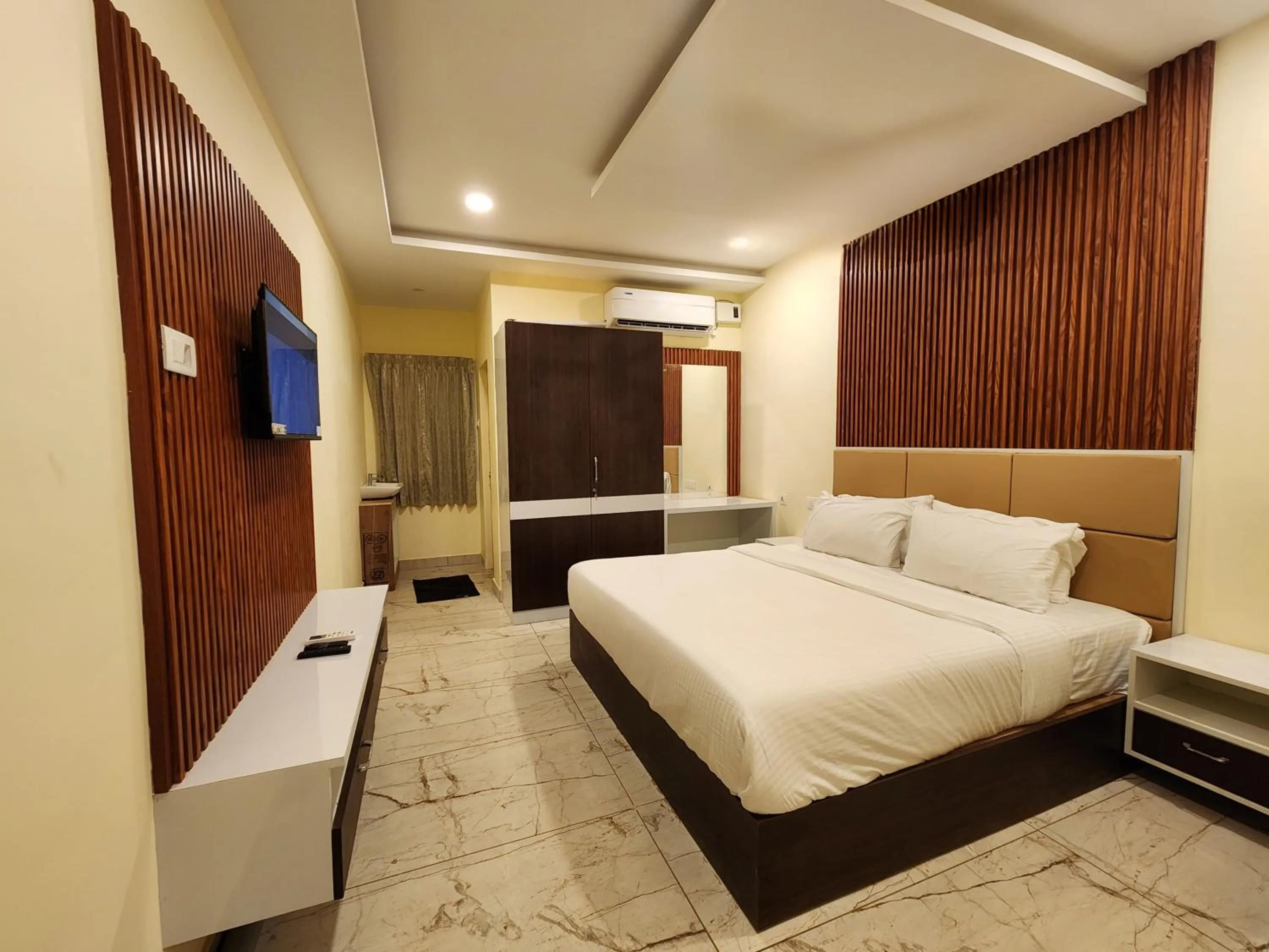 Bed in Hotel Dusk and Dawn