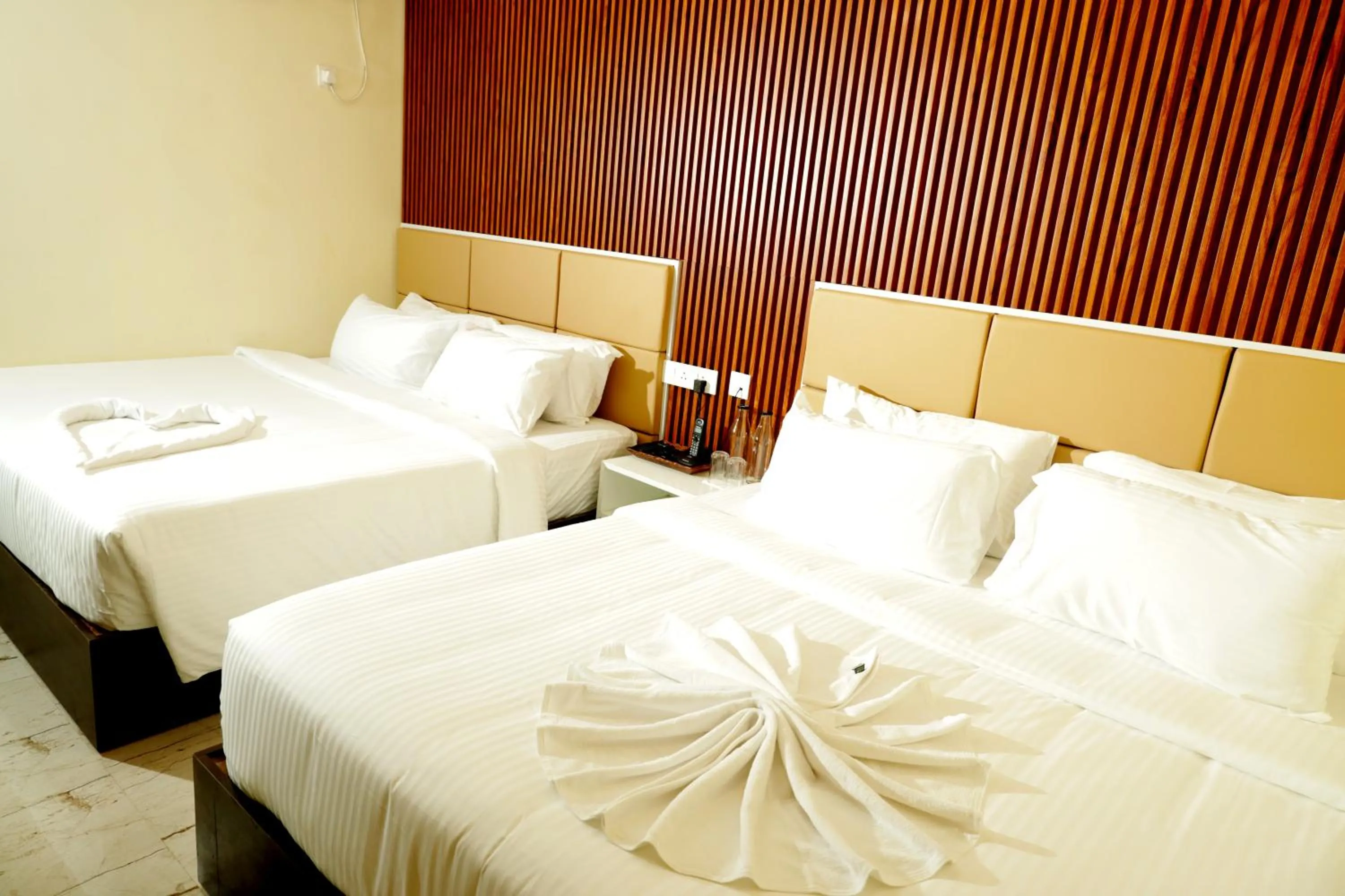 Photo of the whole room, Bed in Hotel Dusk and Dawn