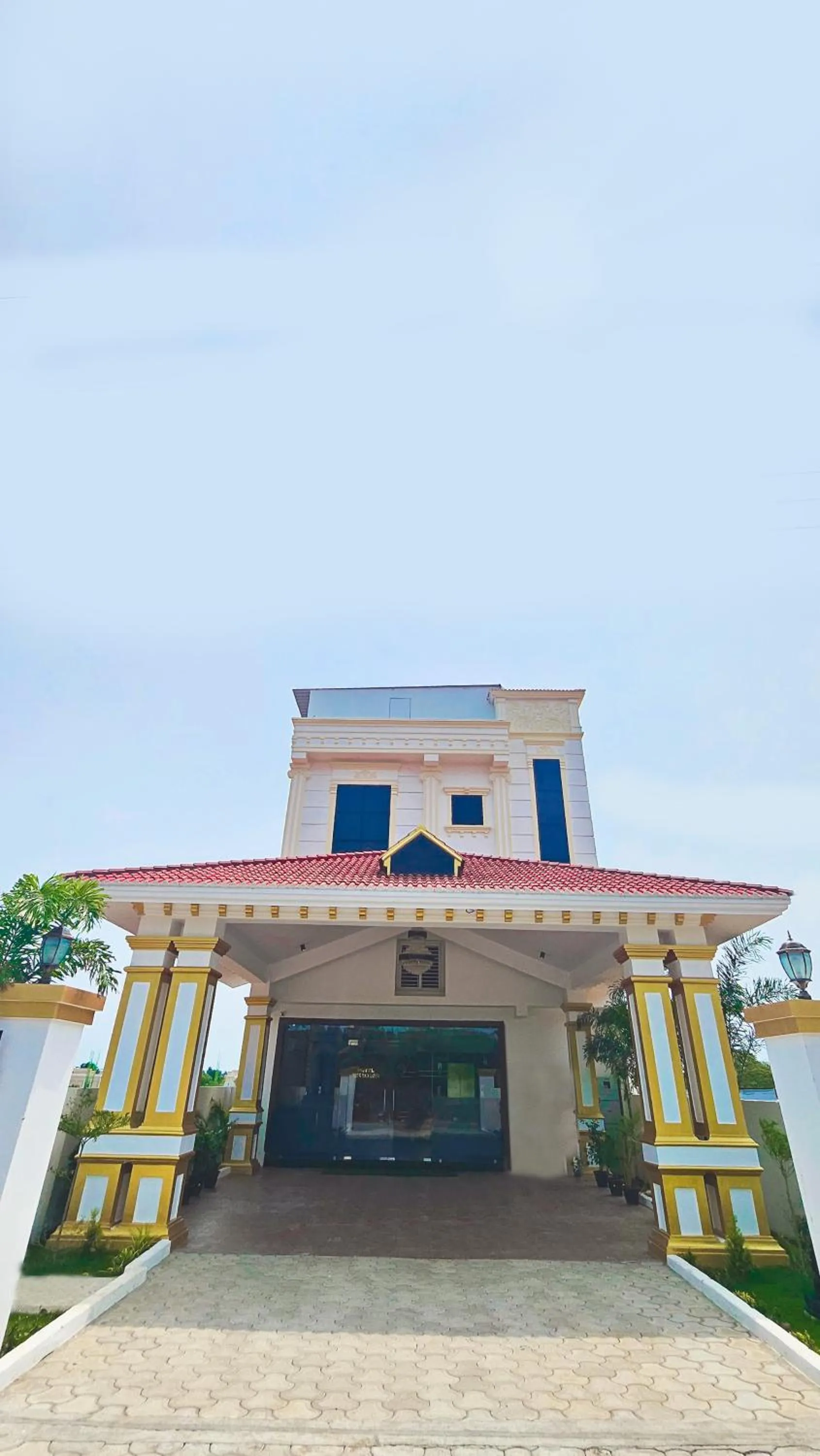 Property building in Hotel Dusk and Dawn