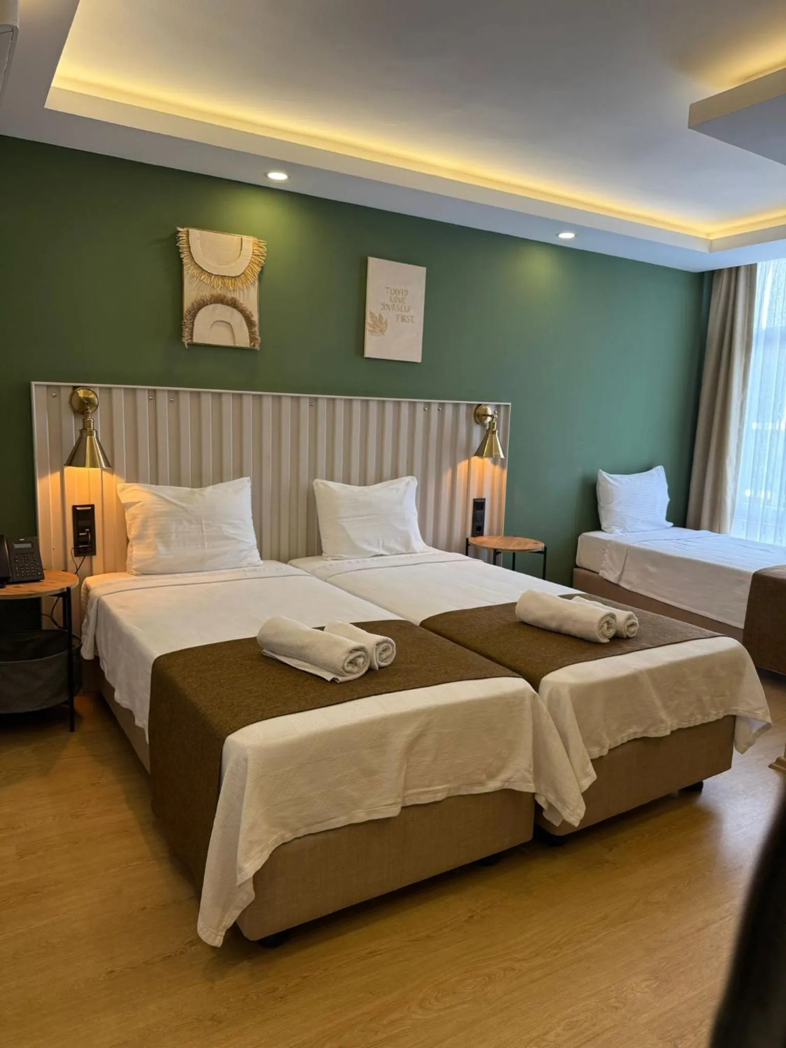 Bed in Red Castle Hotel & Pub