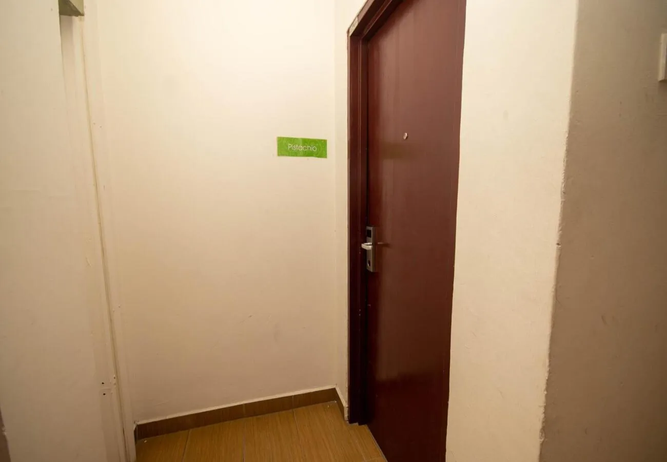 Facade/entrance in JQ Osborne Apartment