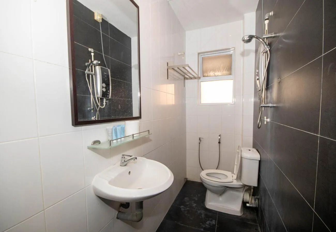 Shower in JQ Osborne Apartment