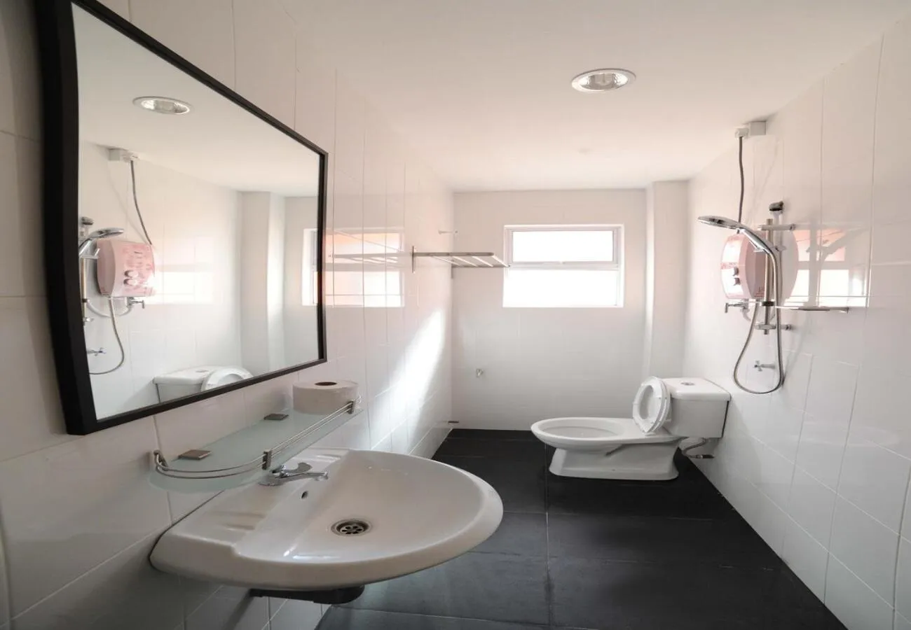 Shower in JQ Osborne Apartment