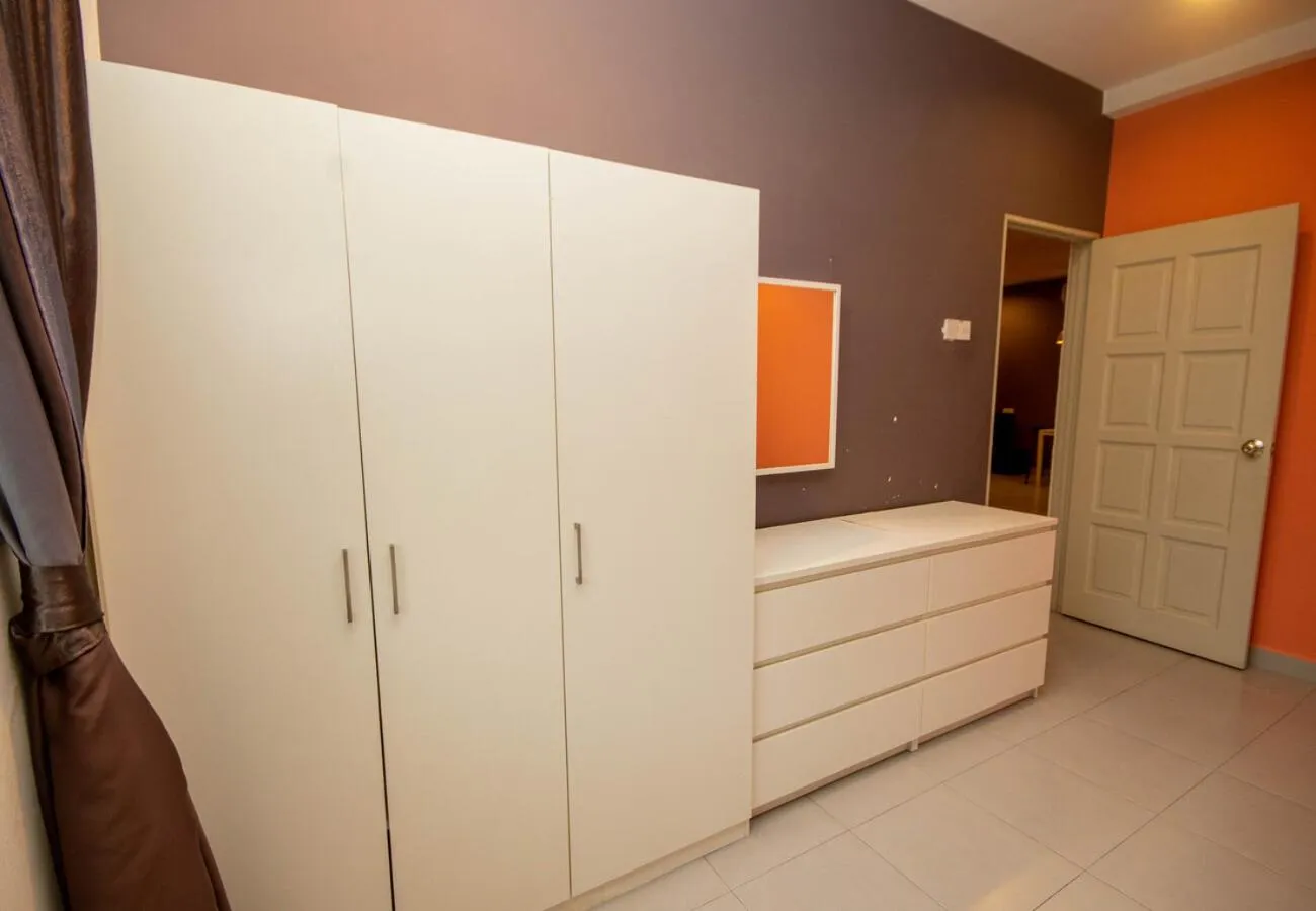 wardrobe in JQ Osborne Apartment