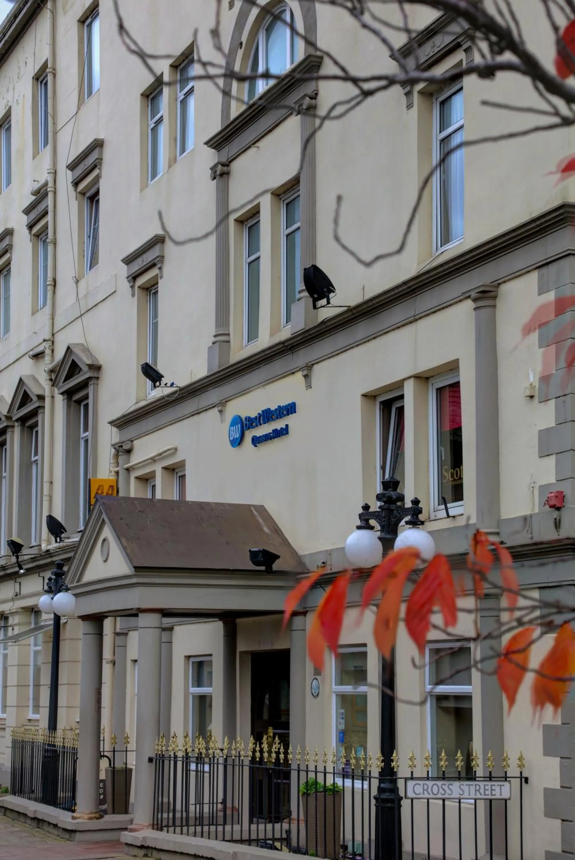 Property Building in Best Western Queens Hotel