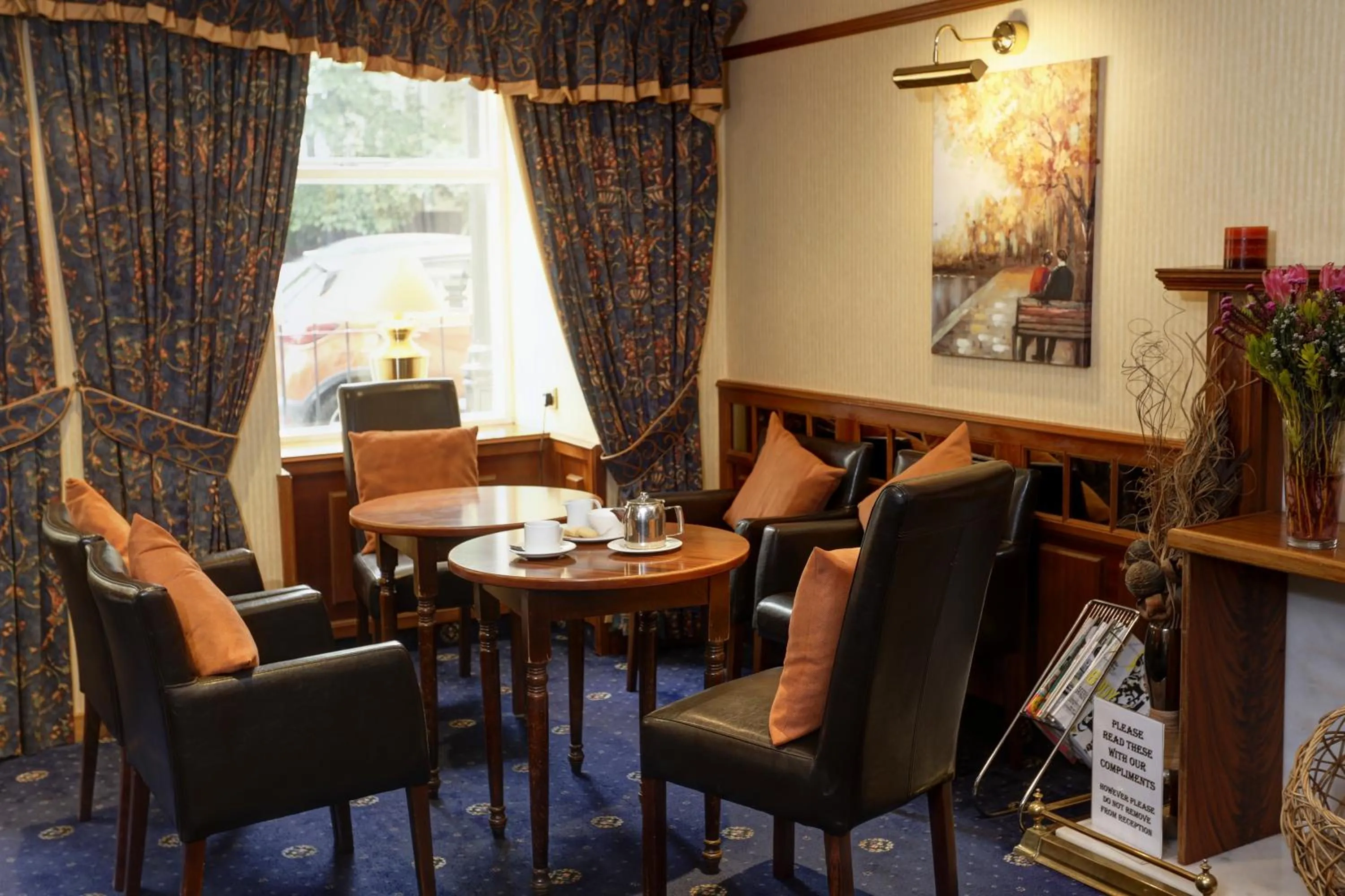 Lobby or reception, Restaurant/Places to Eat in Best Western Queens Hotel