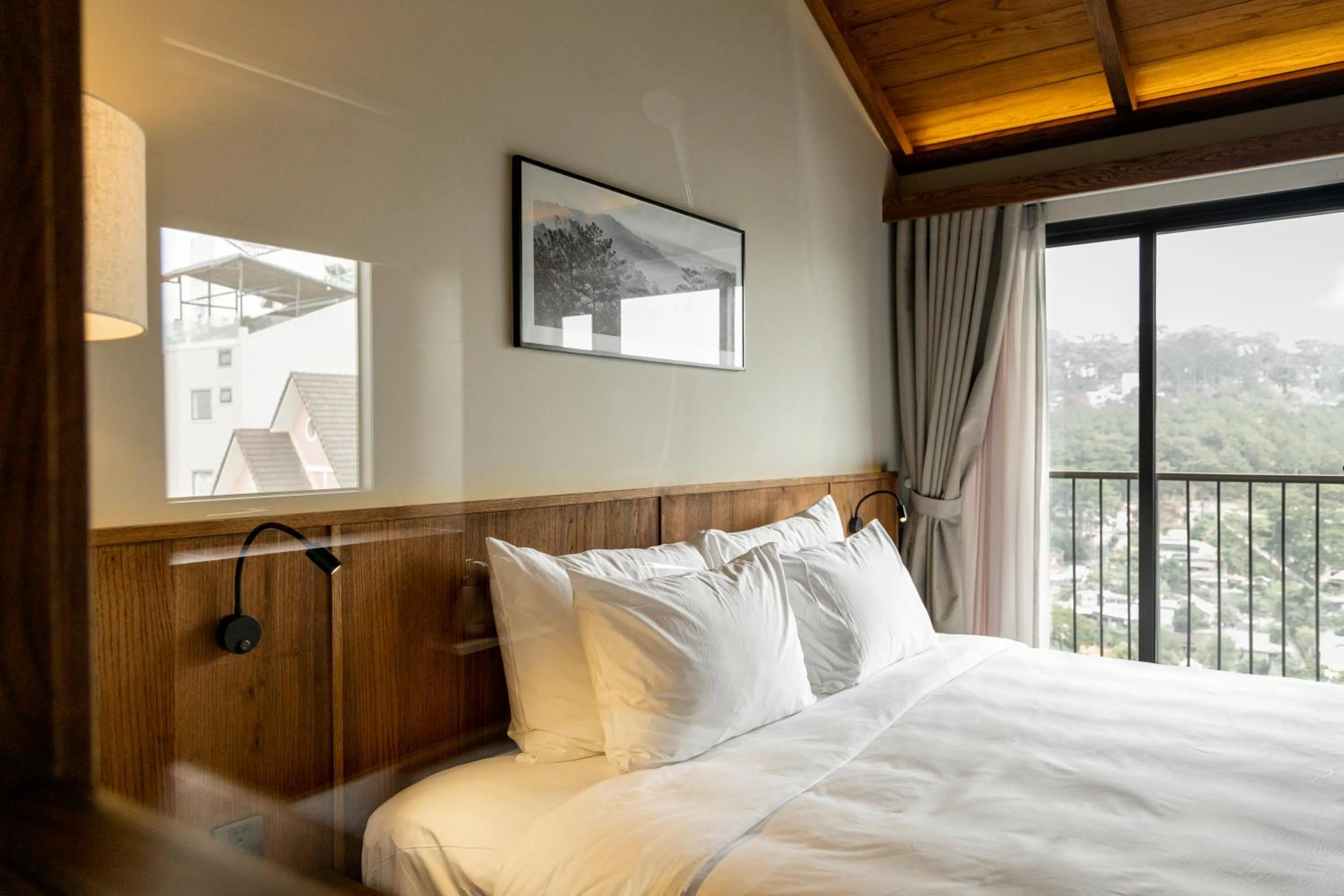 Bed in HLS Dalat Lodge