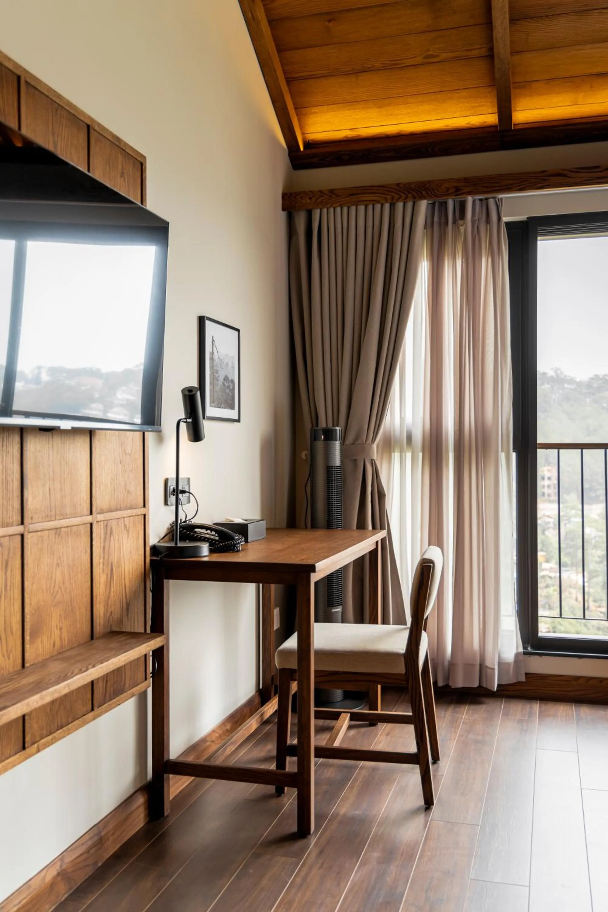 TV and multimedia in HLS Dalat Lodge