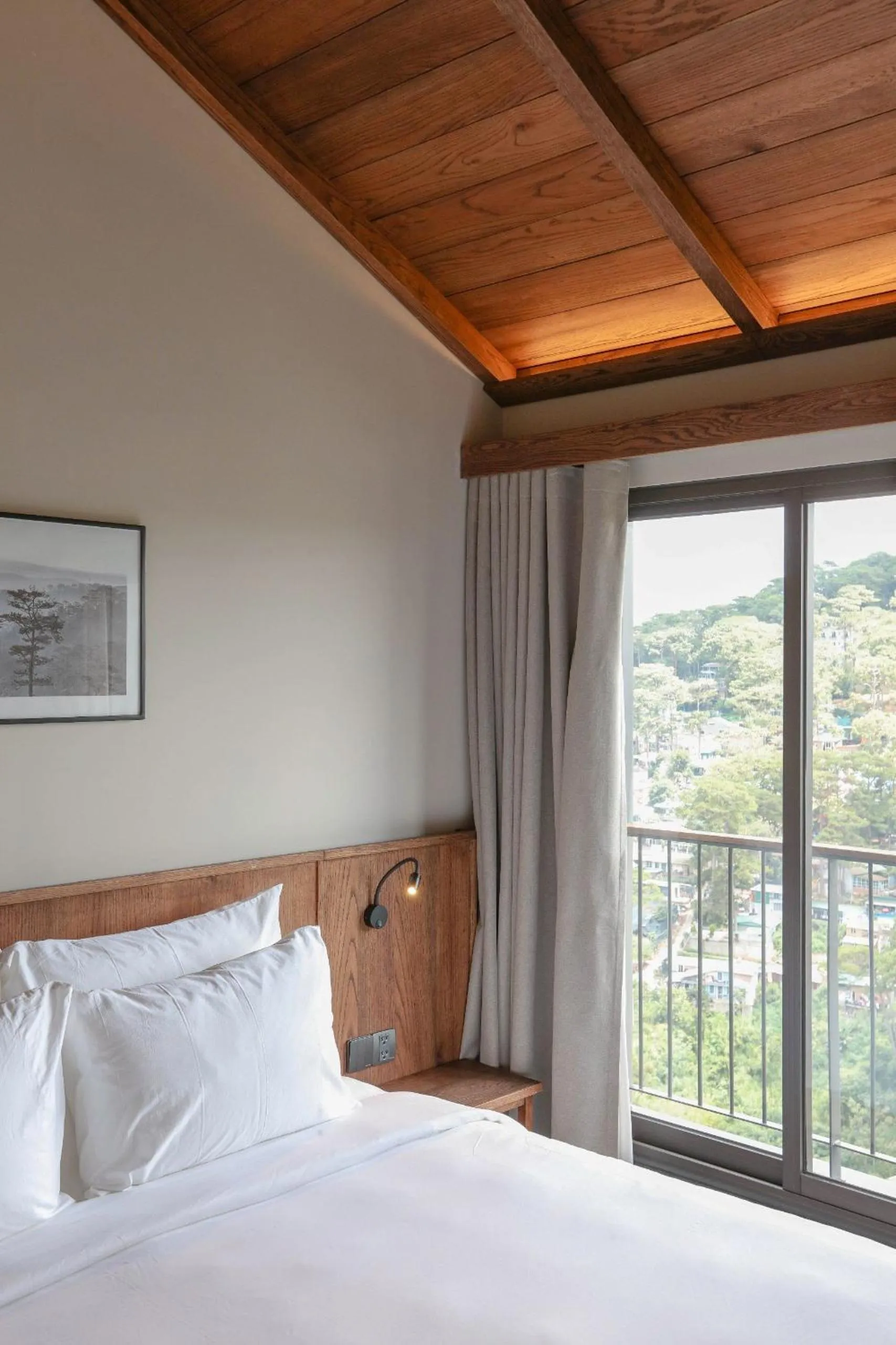 Bed in HLS Dalat Lodge