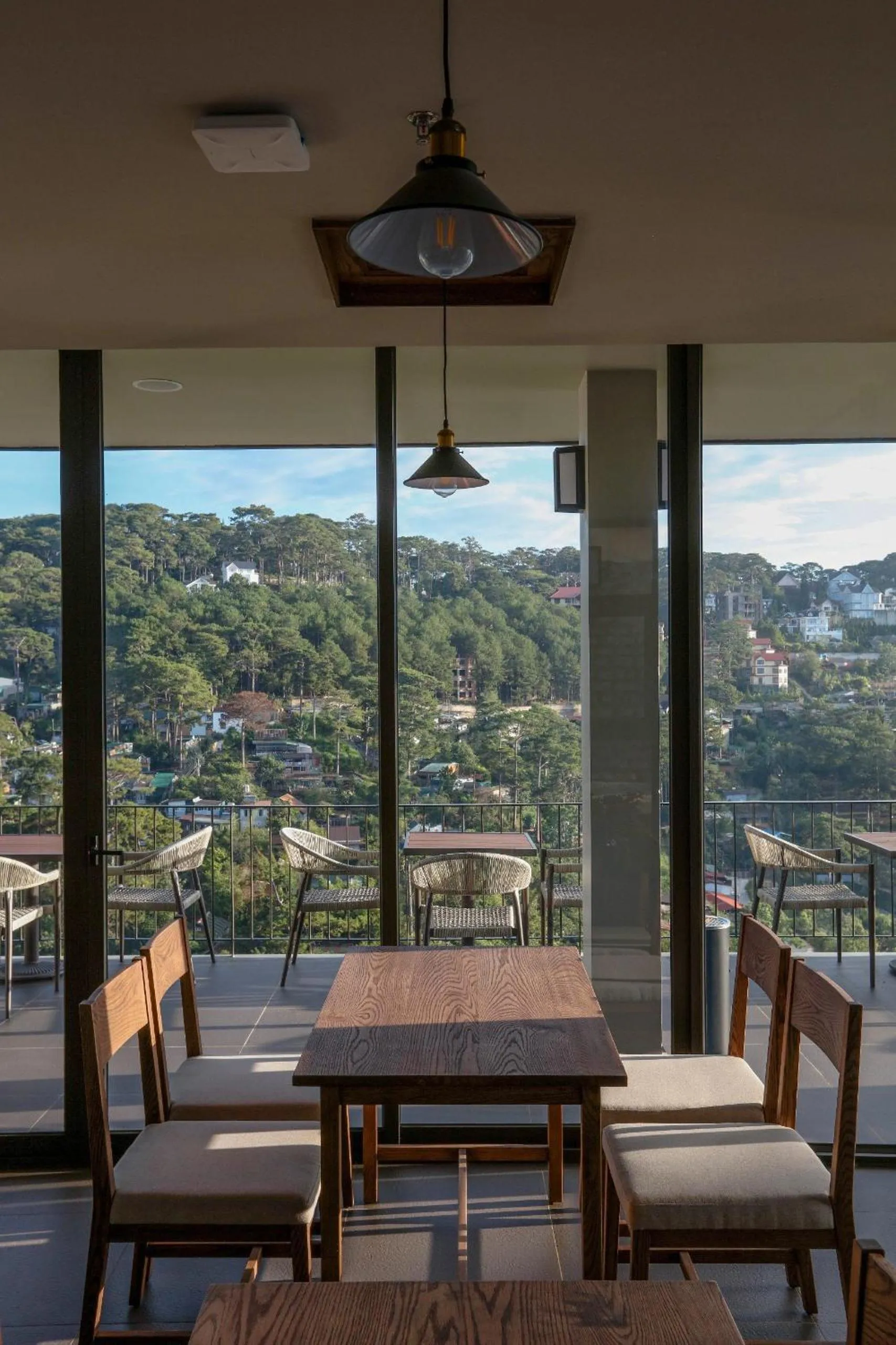 Day in HLS Dalat Lodge