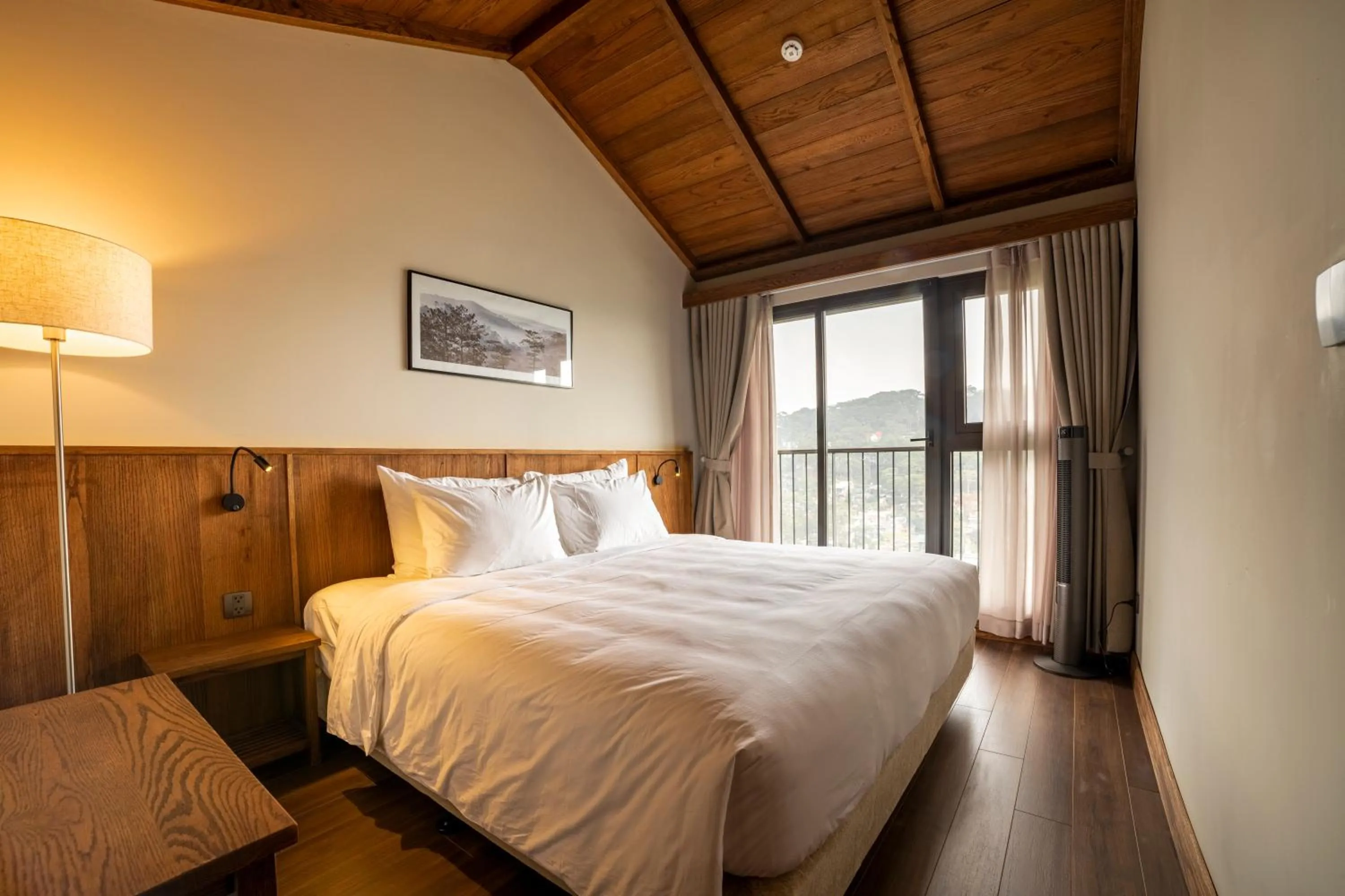 Bed in HLS Dalat Lodge