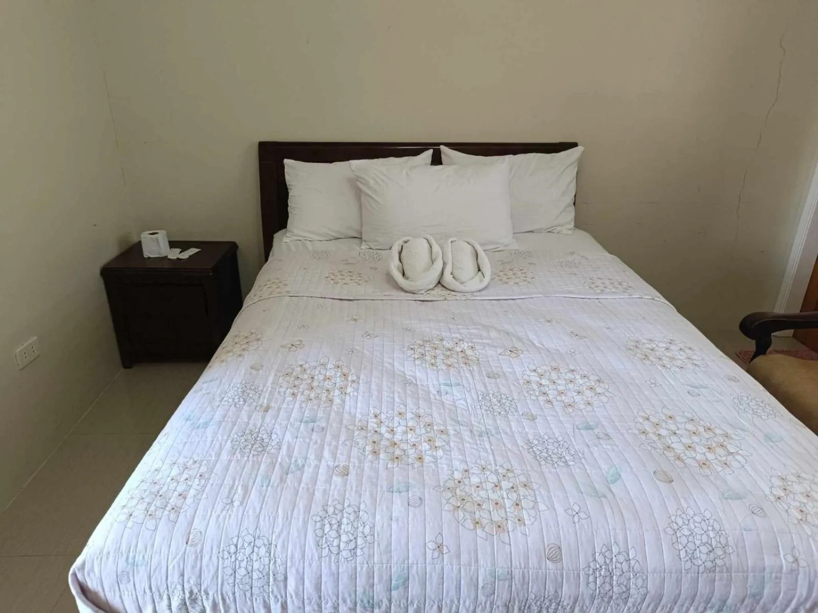 Bed in Harbour Chateau