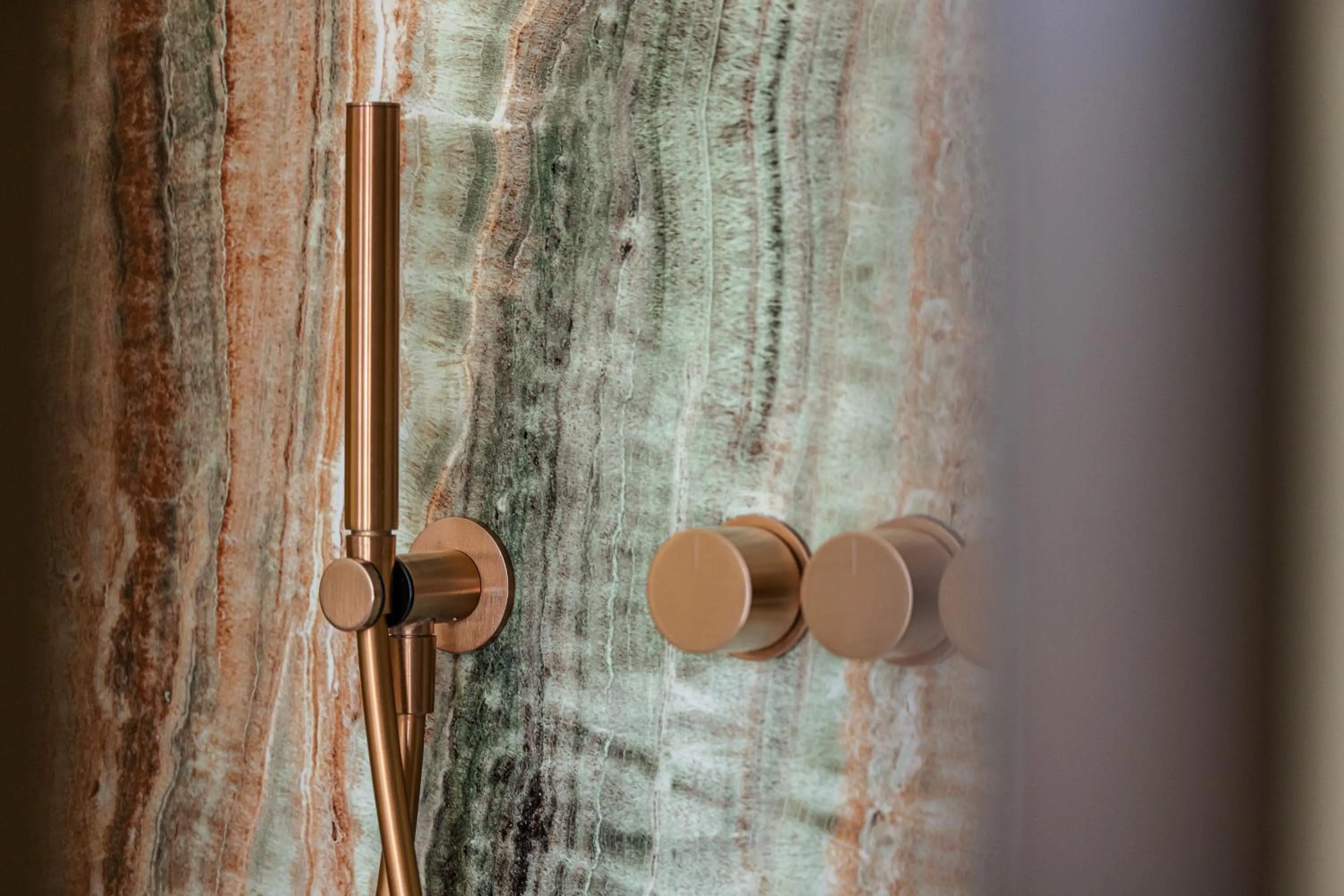 Shower in Naomi Nice