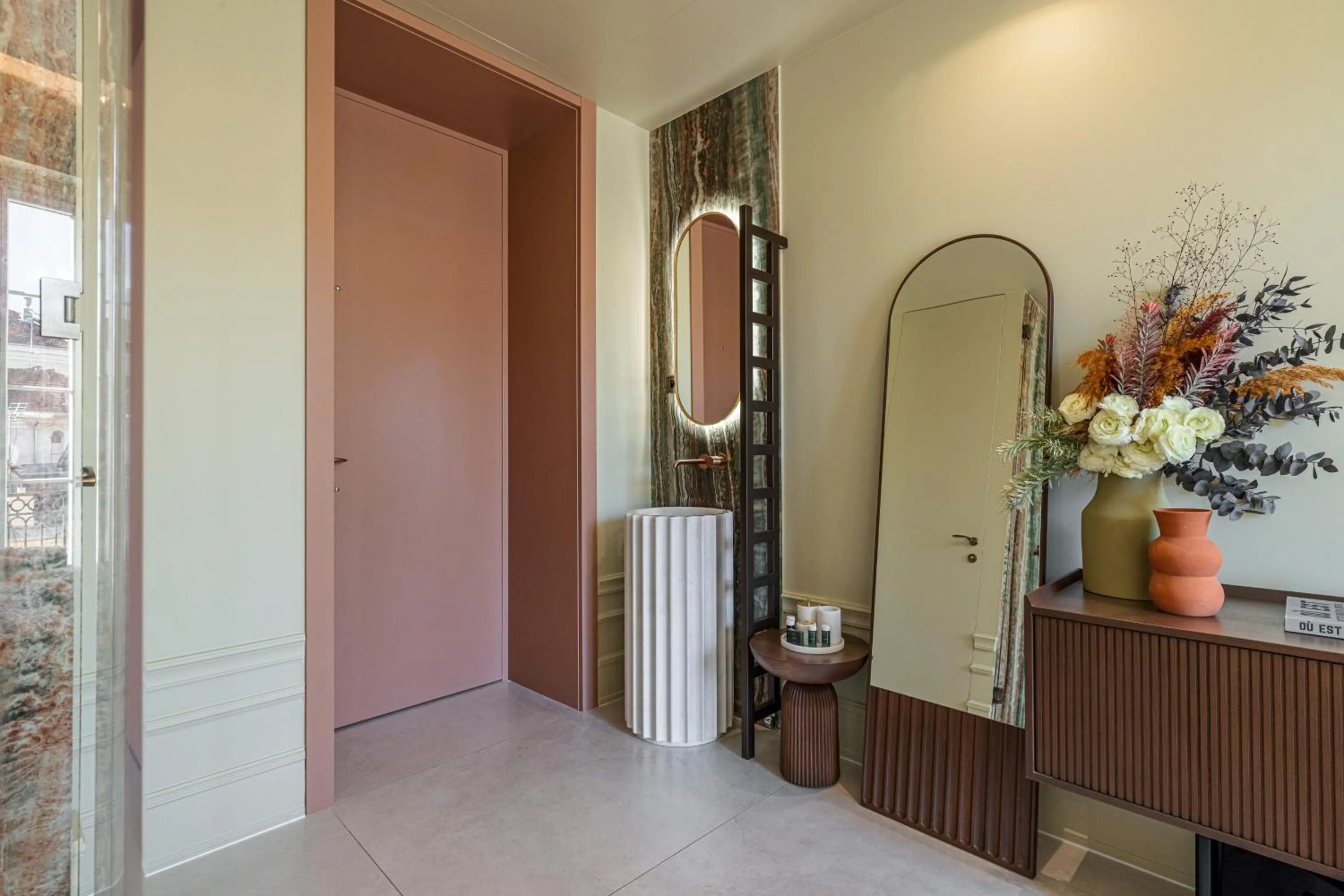 Bathroom in Naomi Nice