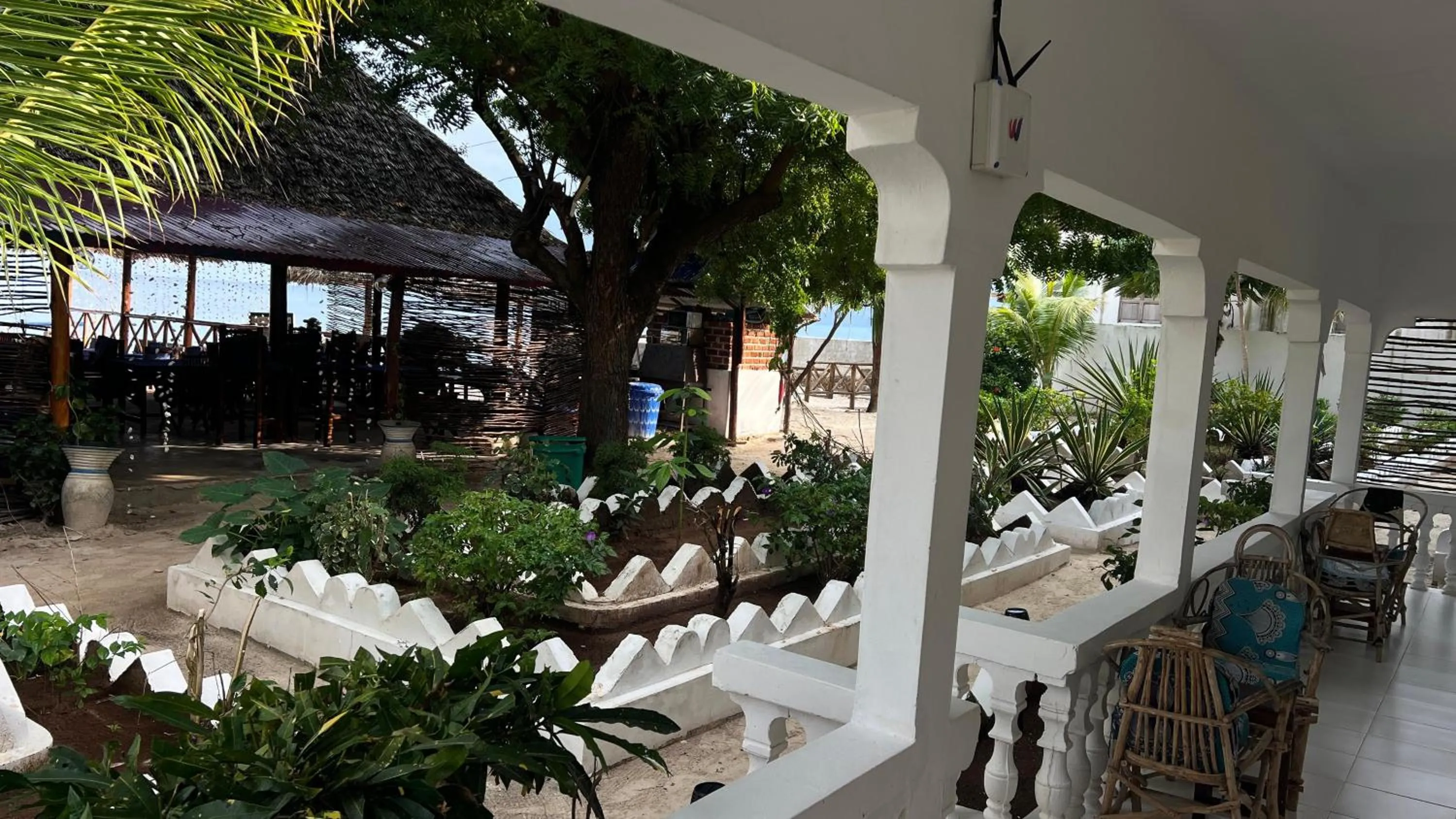 Zanzi beach hotel