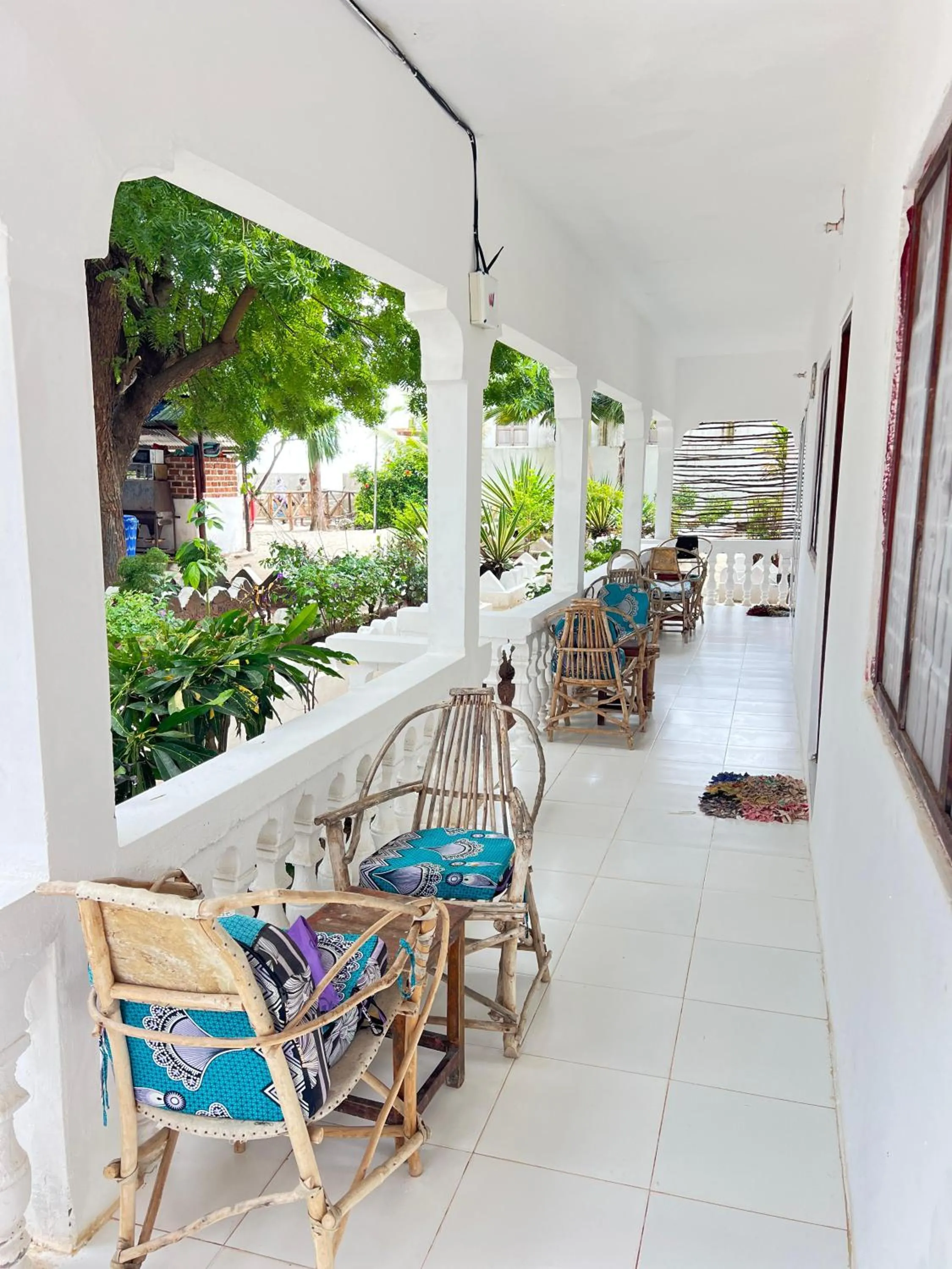 Zanzi beach hotel