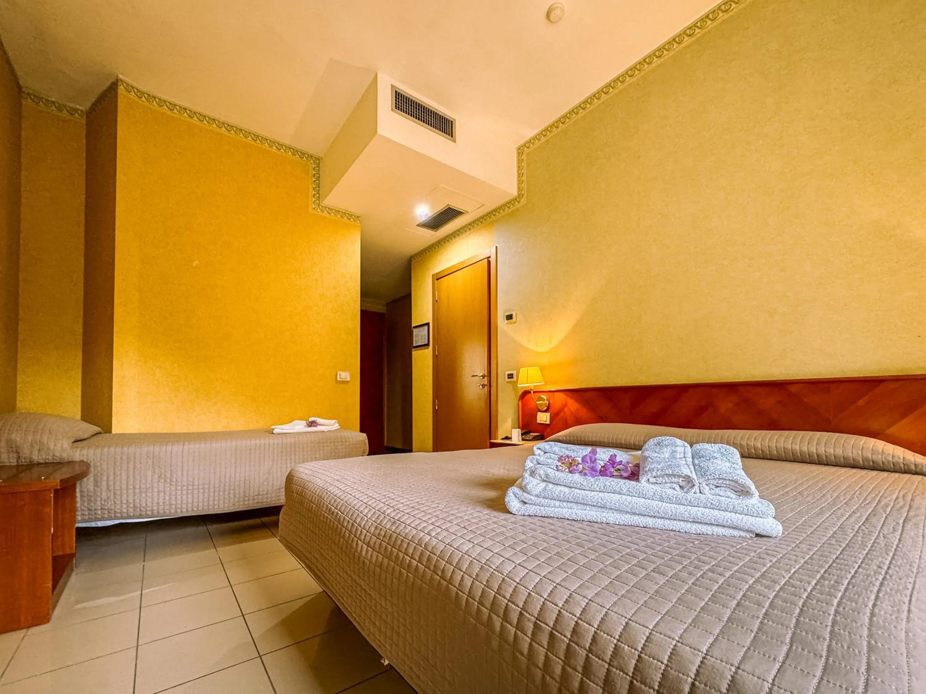 Bed in Hotel Remin Plaza