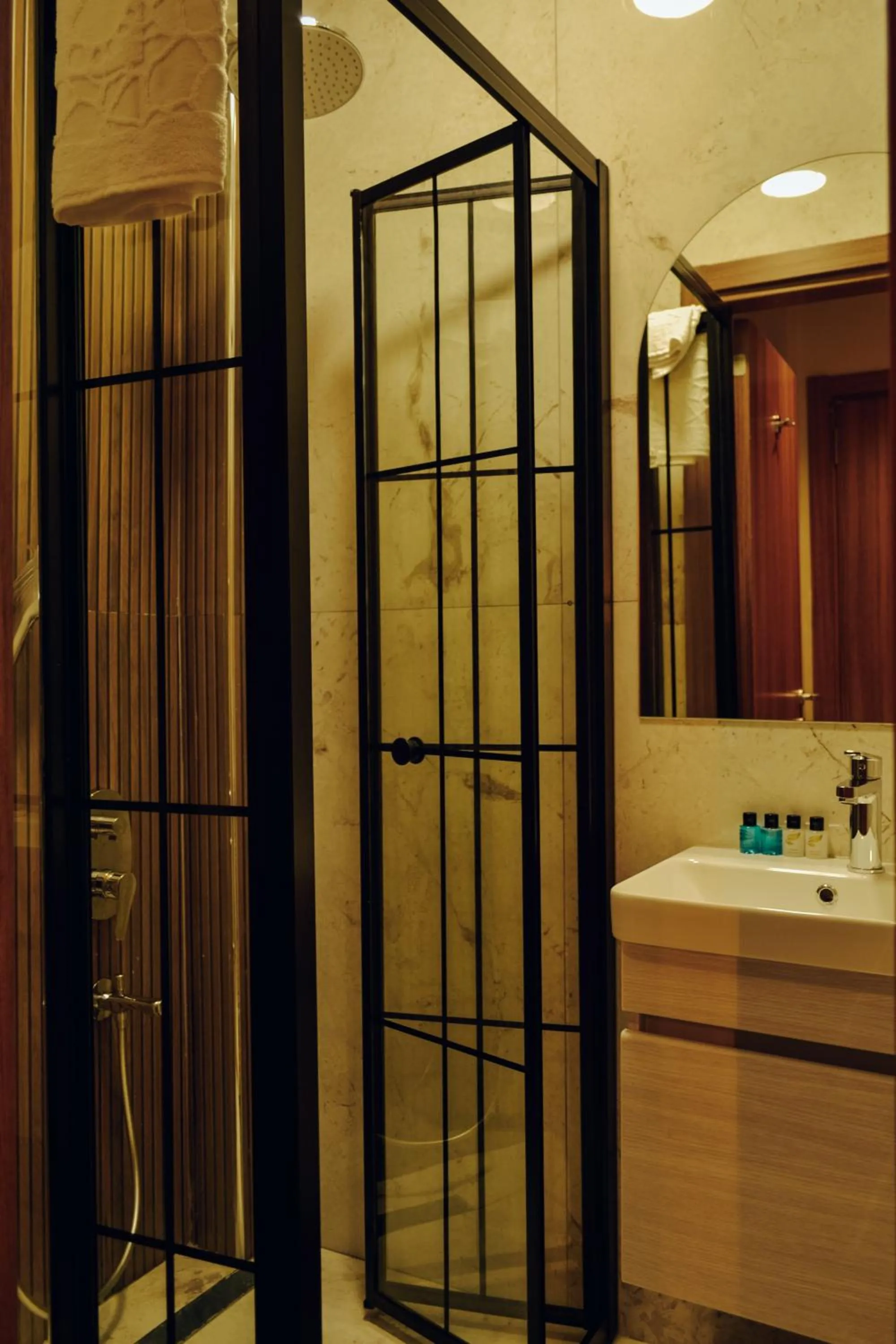 Shower in Galata Calm Tale Hotel
