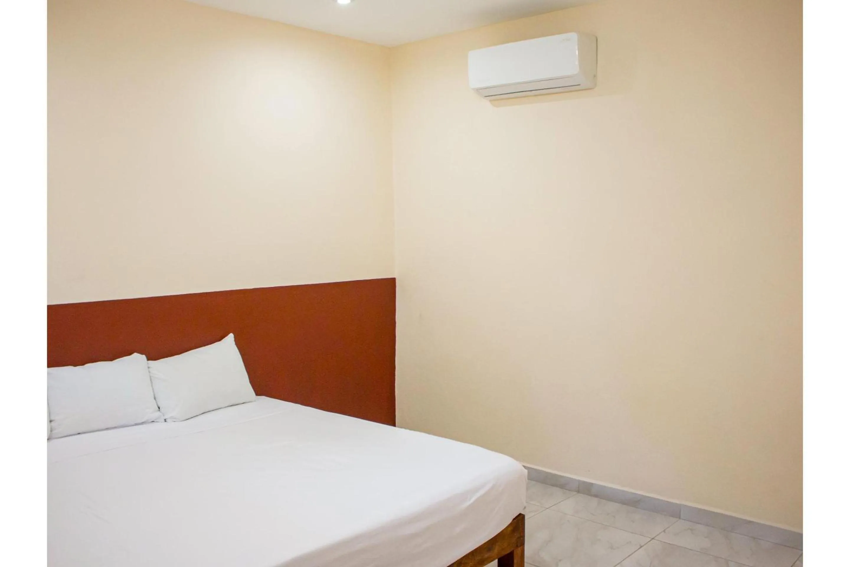 Bedroom, Bed in OYO Hotel La Playa