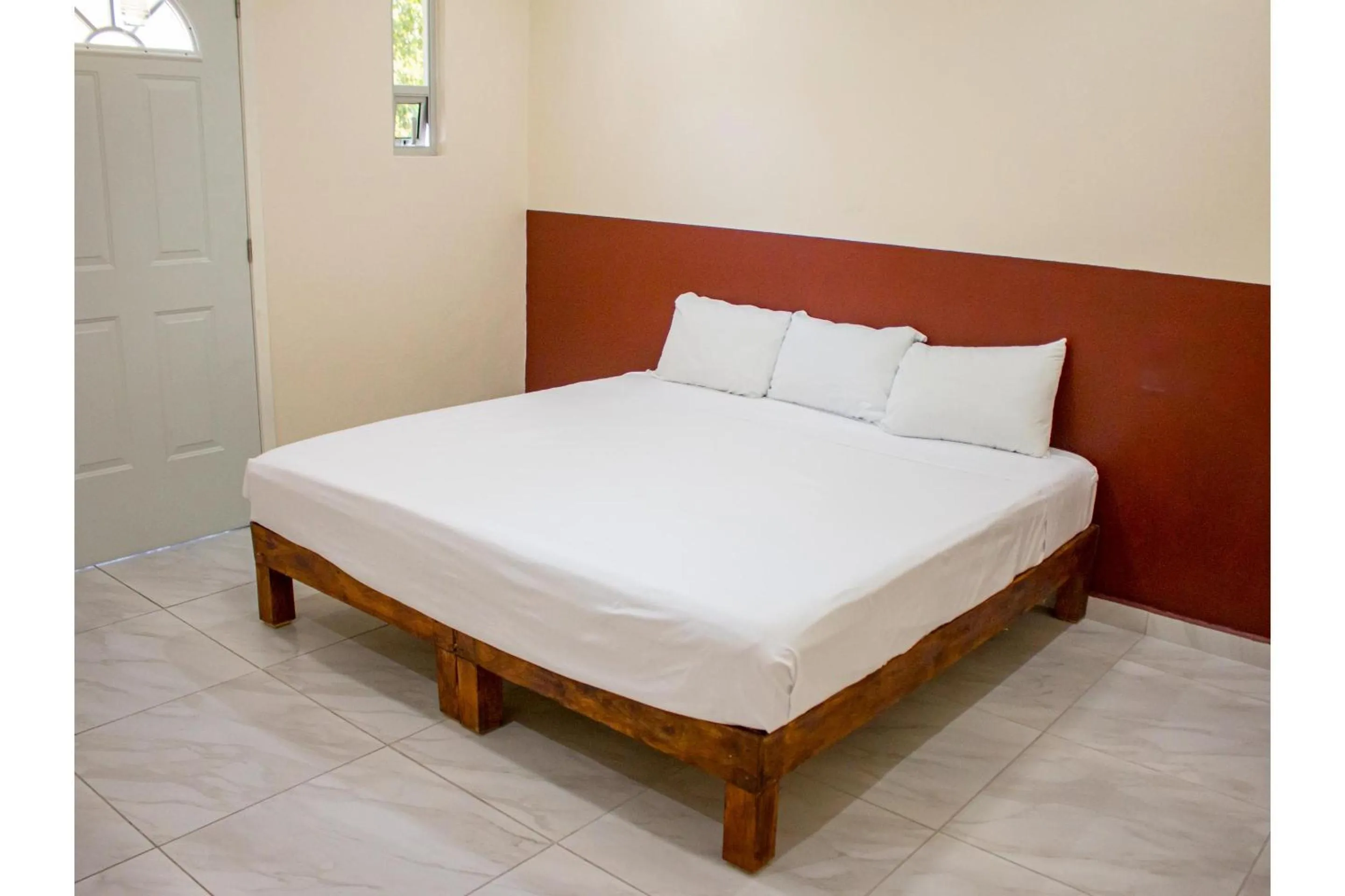 Bedroom, Bed in OYO Hotel La Playa