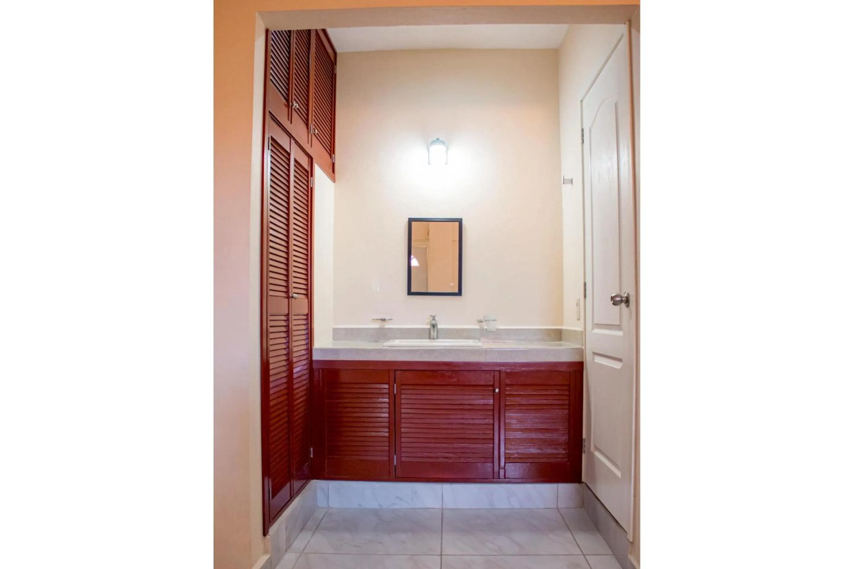 Bedroom in OYO Hotel La Playa