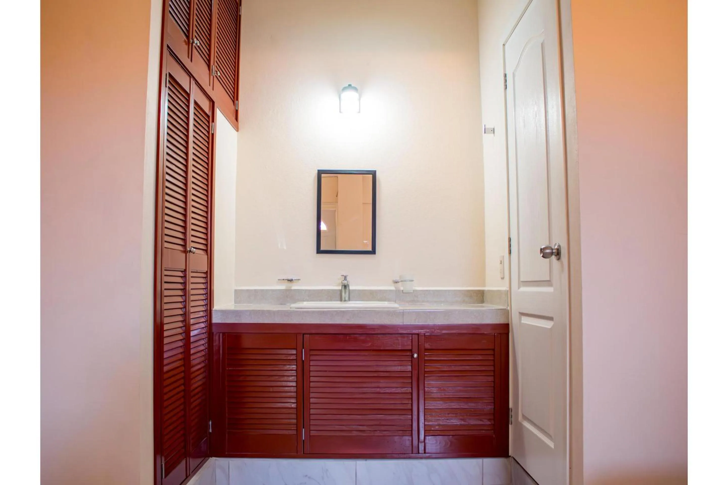 Bedroom in OYO Hotel La Playa