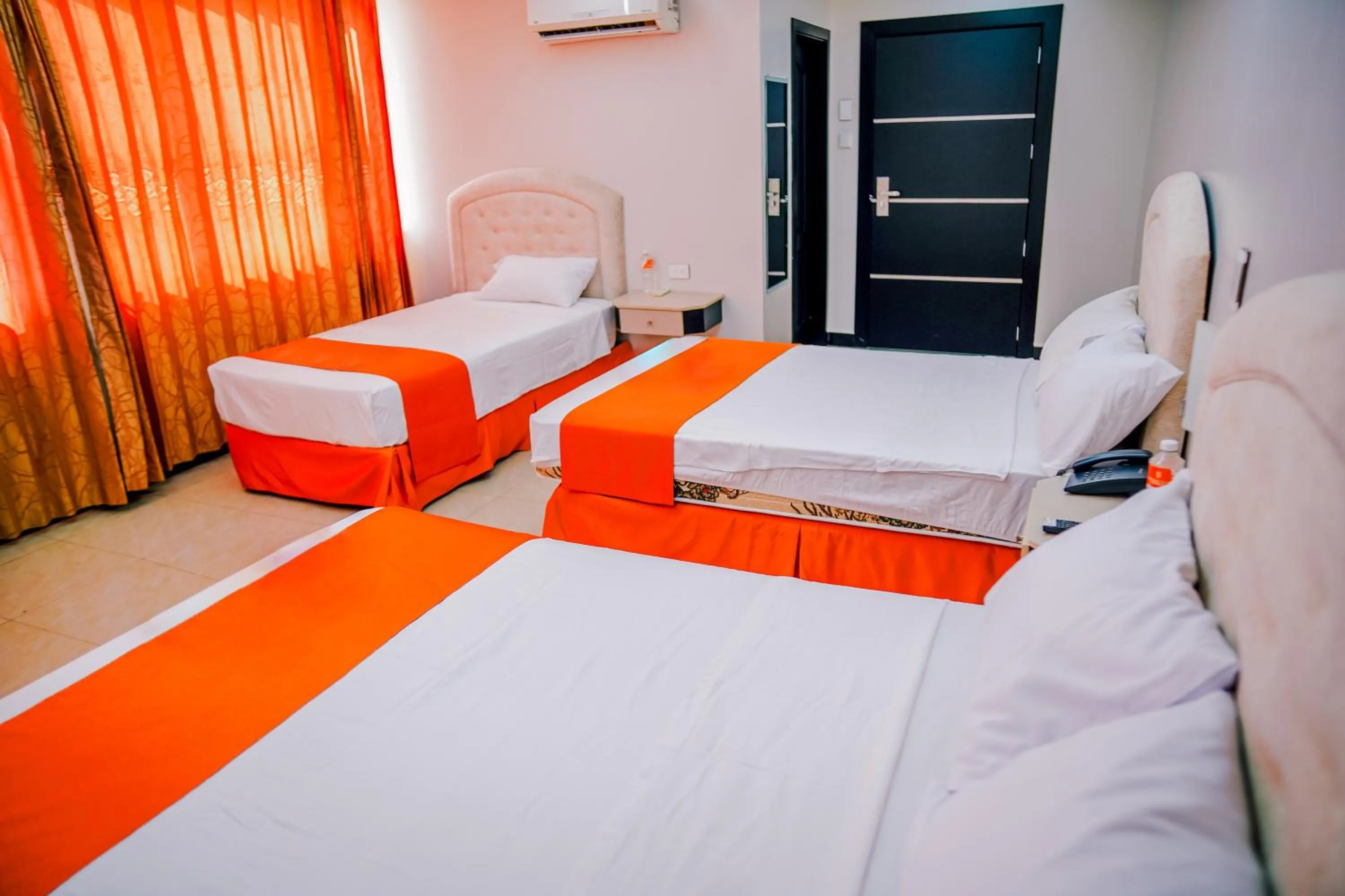 Bedroom, Bed in BRITNEY HOTEL Machala