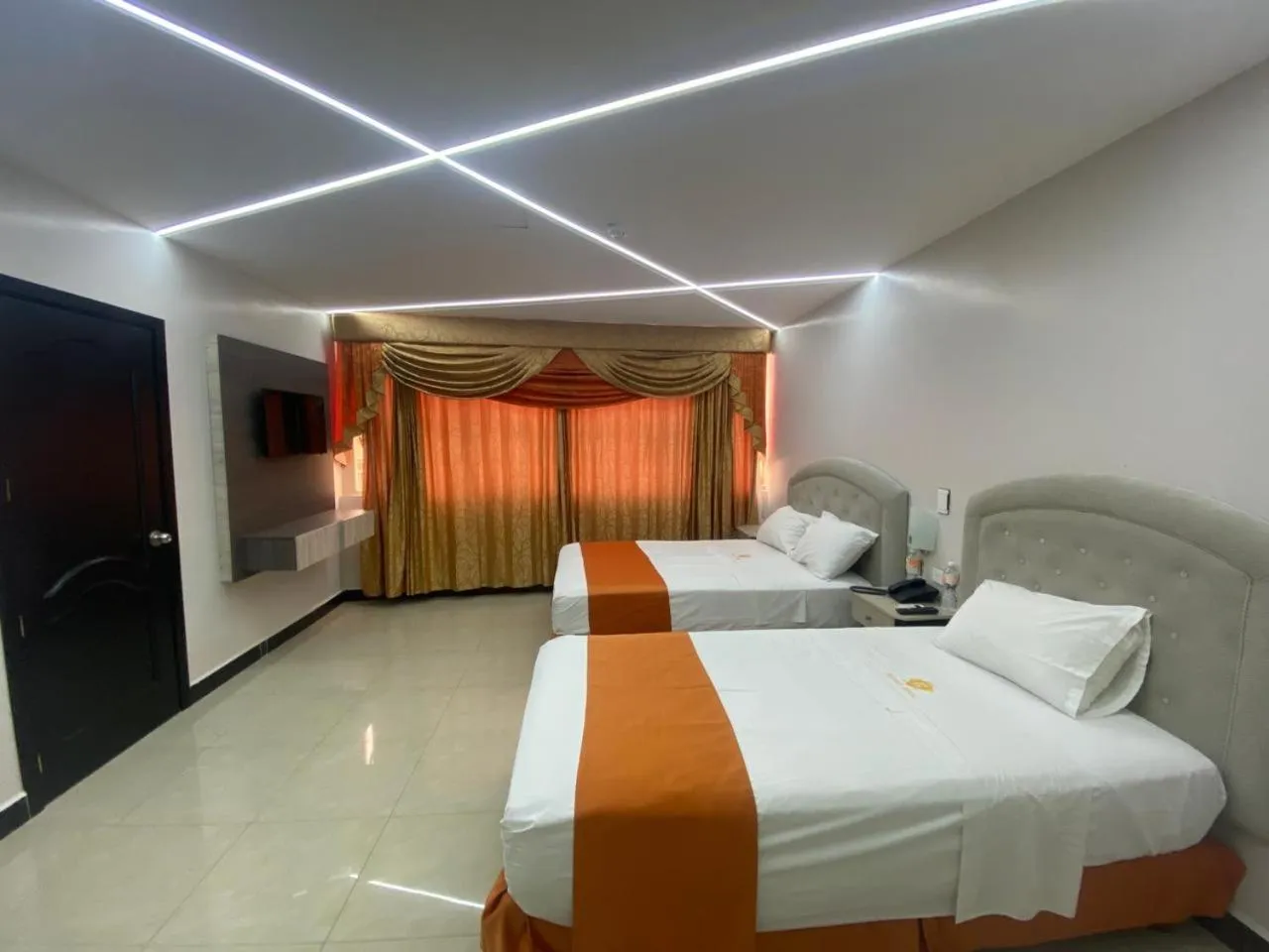 Bedroom, Bed in BRITNEY HOTEL Machala