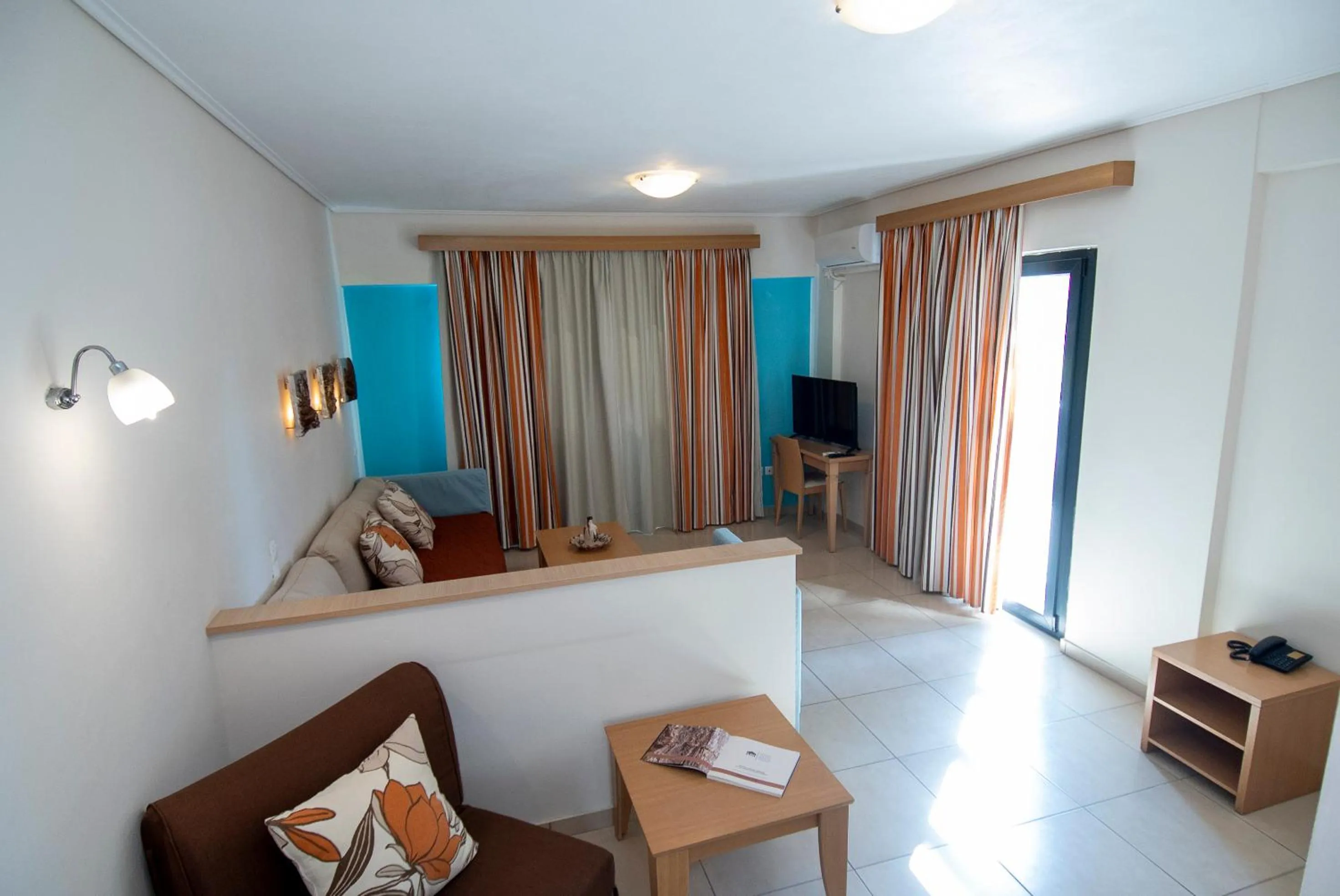 TV and multimedia, Bed in Aeolian Gaea Hotel