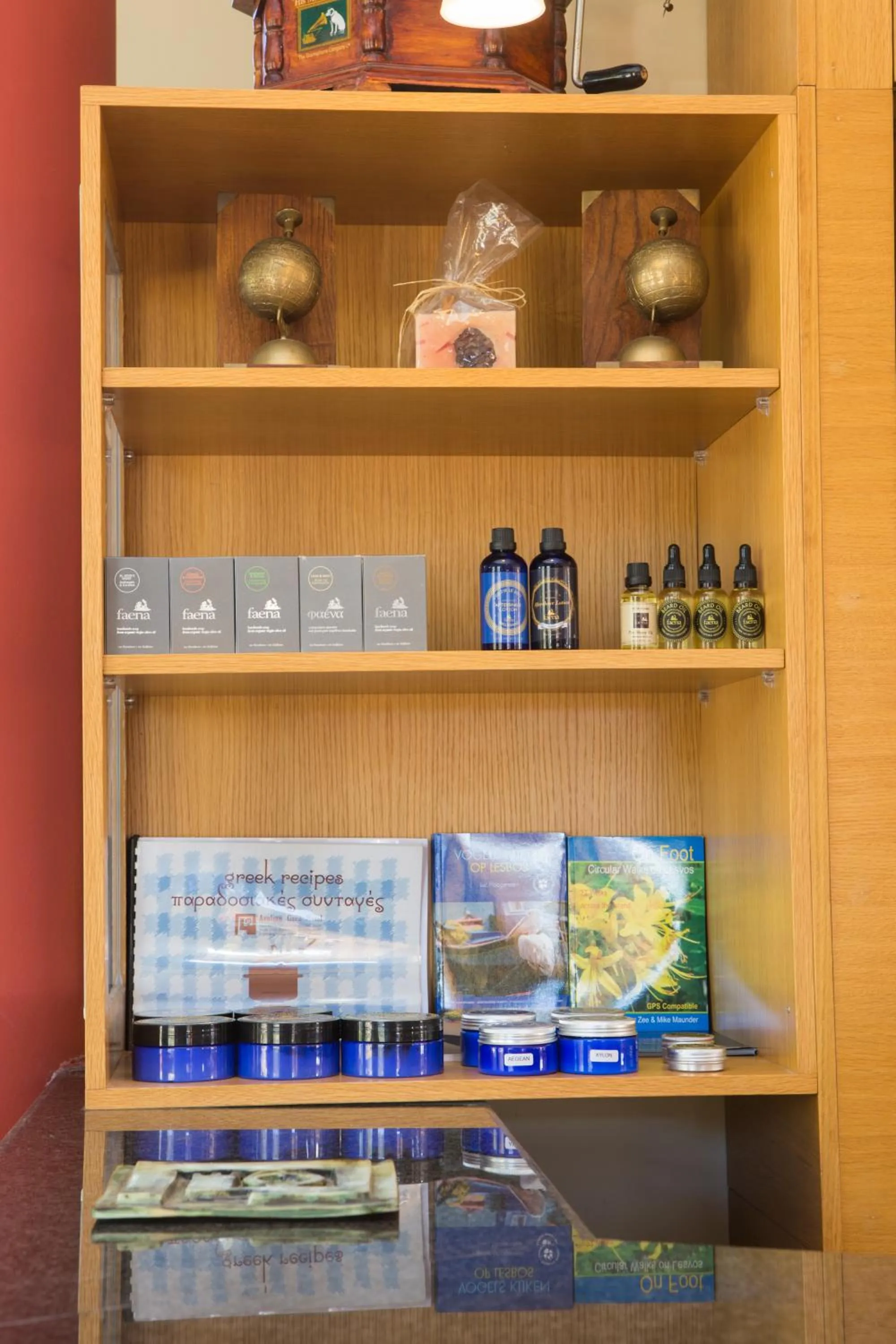 On-site shops in Aeolian Gaea Hotel